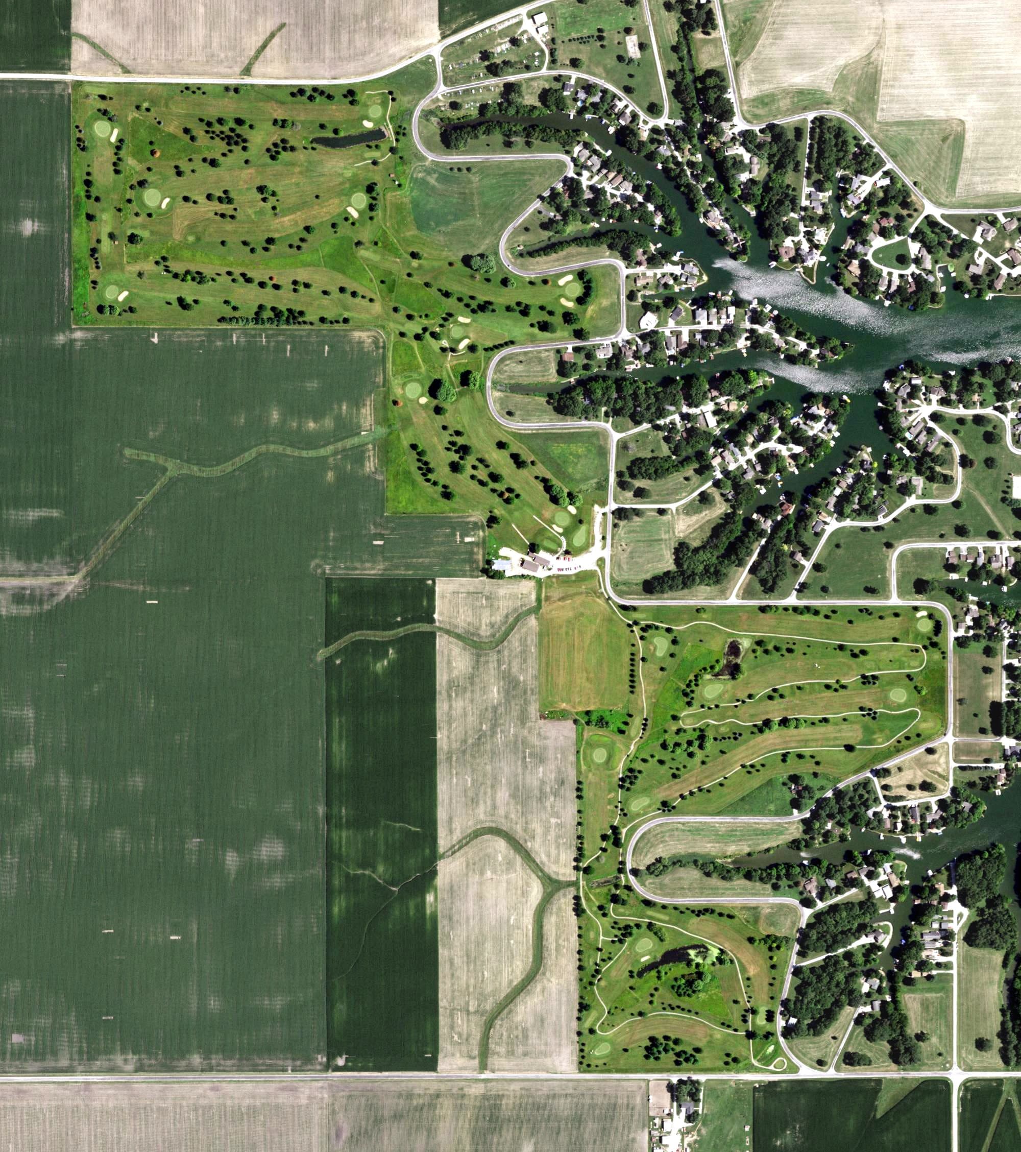 Aerial view of Shambolee Golf Course, IL, with its hole routing marked