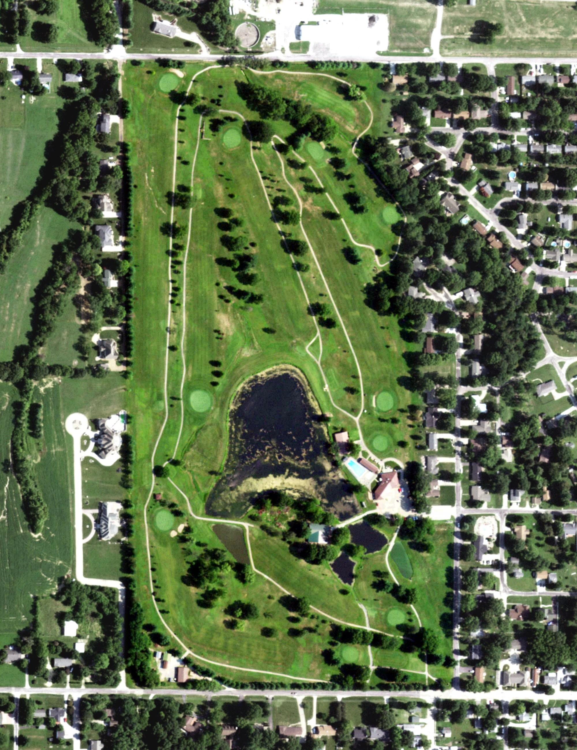 Aerial view of Westlake Country Club, IL, with its hole routing marked