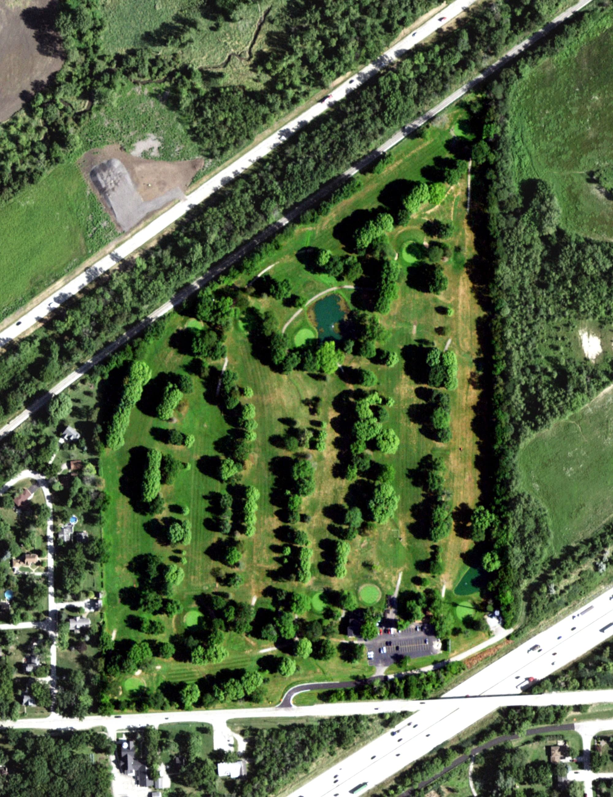 Aerial view of Willow Run Golf Course, IL, with its hole routing marked