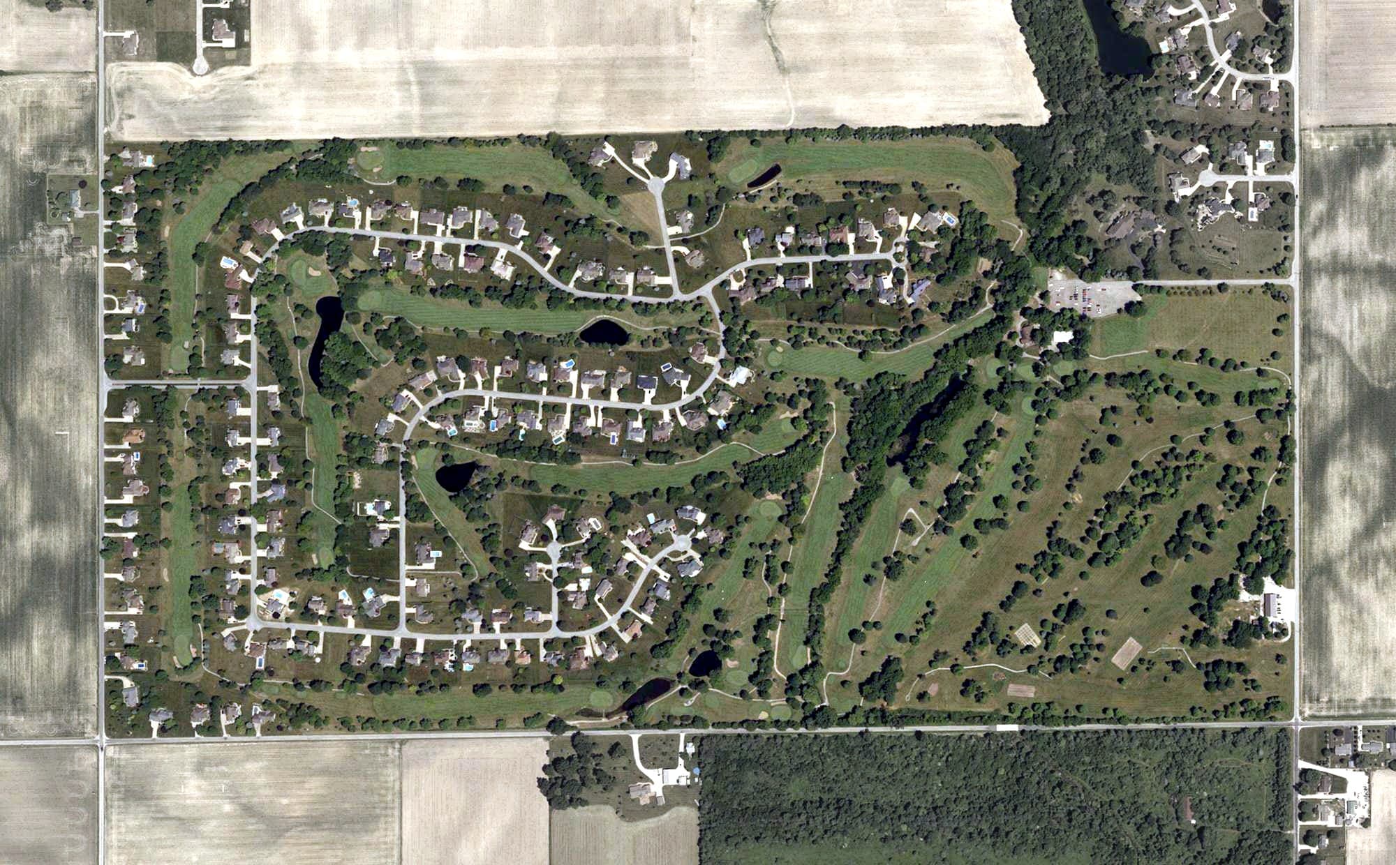Aerial view of Chippendale Golf Course, IN, with its hole routing marked