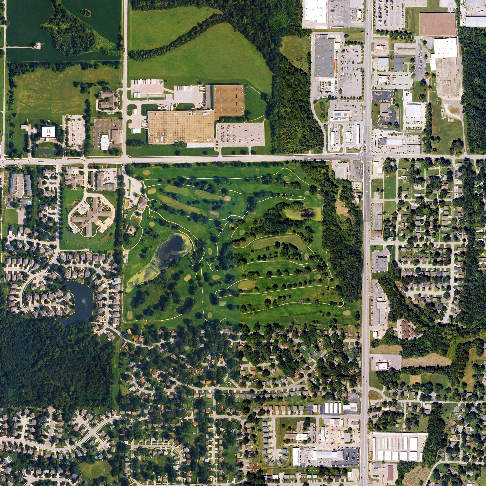 Aerial view of Leavenworth Golf Club (CLOSED), KS, with its hole routing marked