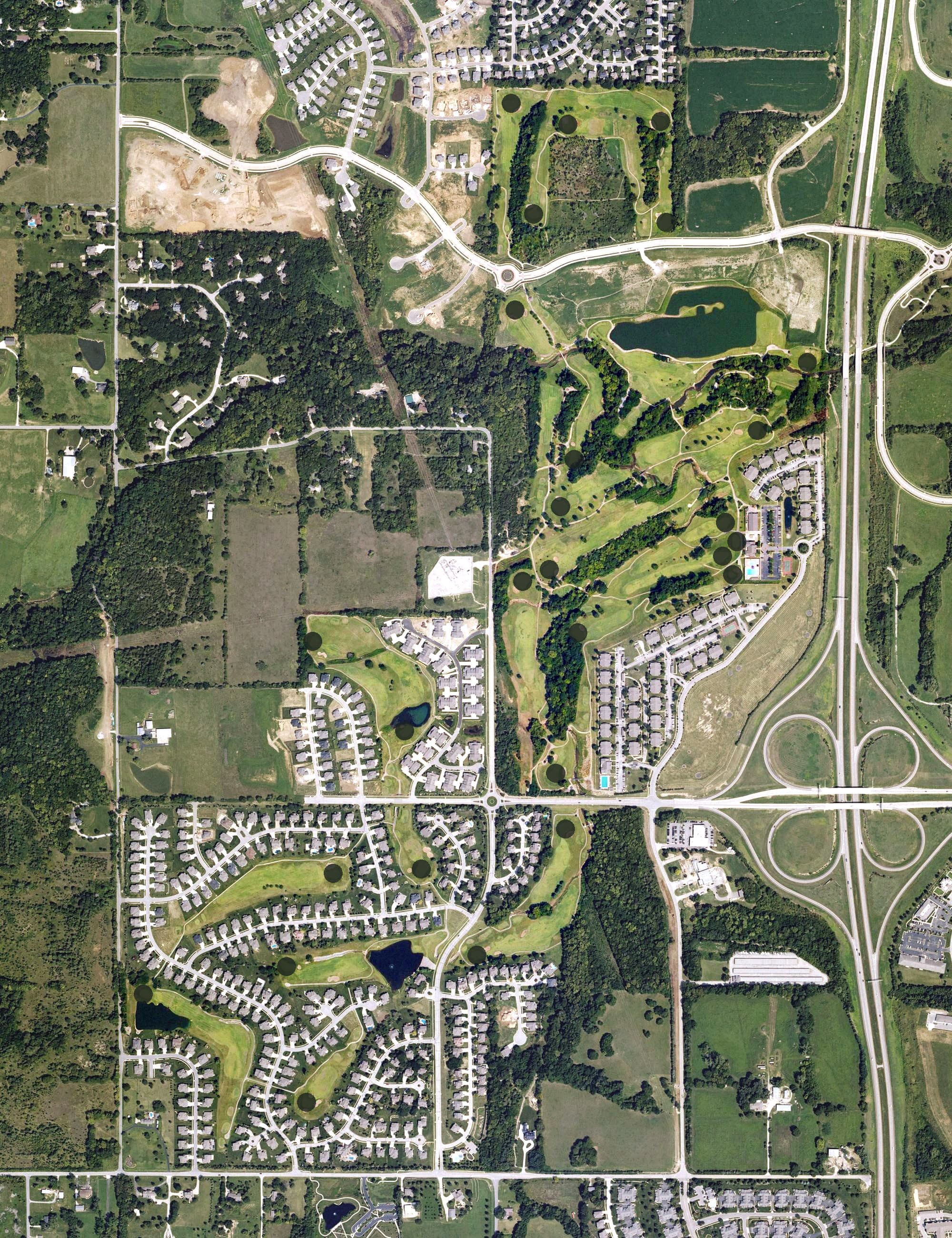 Aerial view of Shawnee Golf Course & Country Club, KS, with its hole routing marked