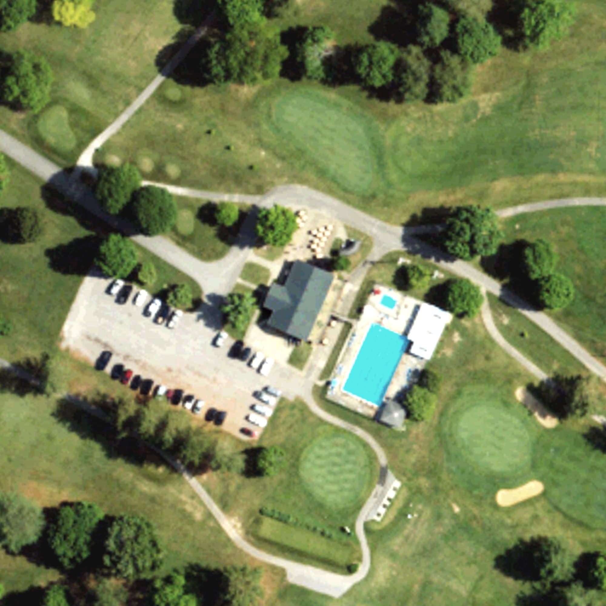 Aerial view of Lakewood Country Club of Russell Springs, KY, with its hole routing marked