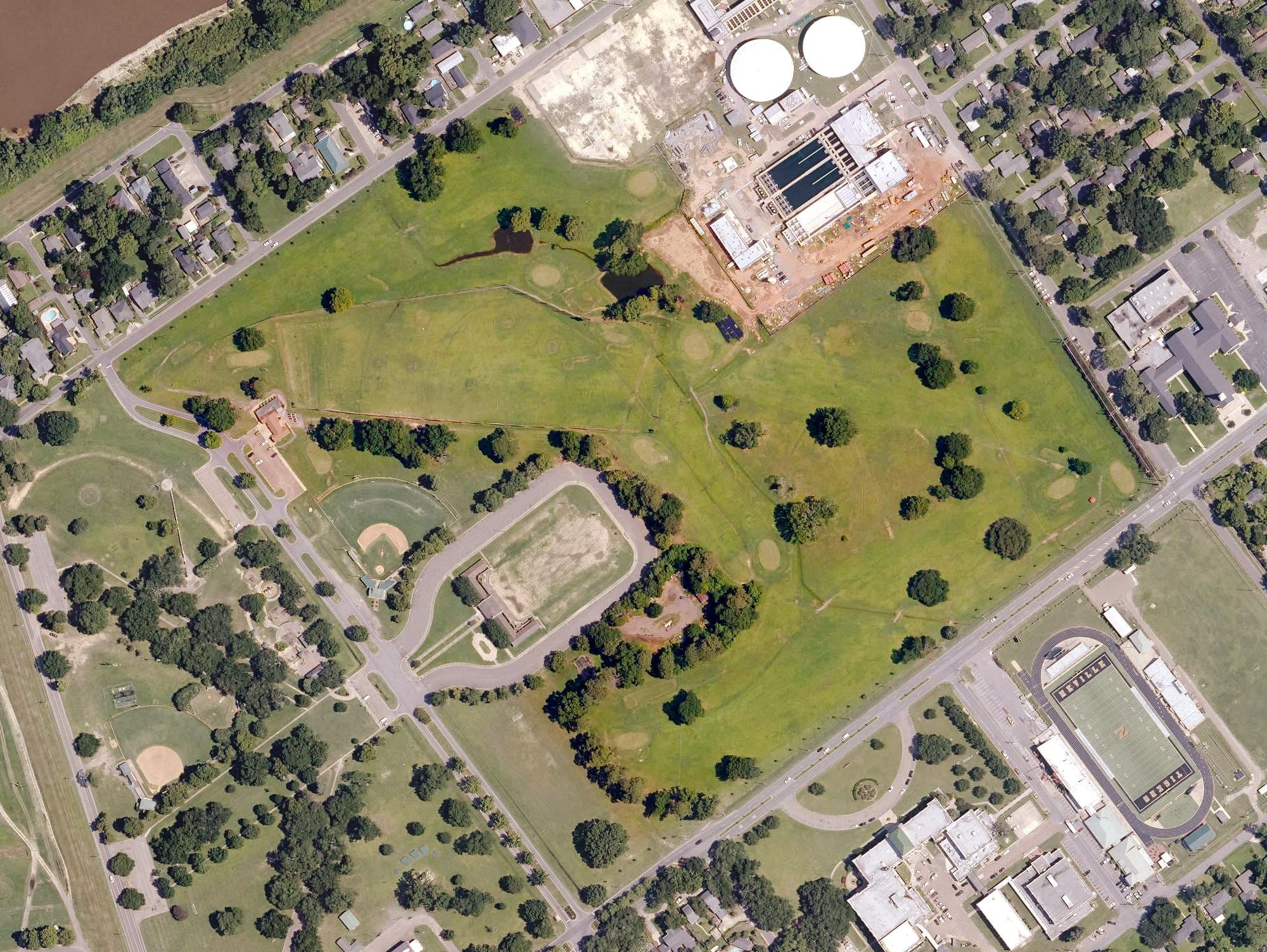 Aerial view of Forsythe Park Golf Course, LA, with its hole routing marked