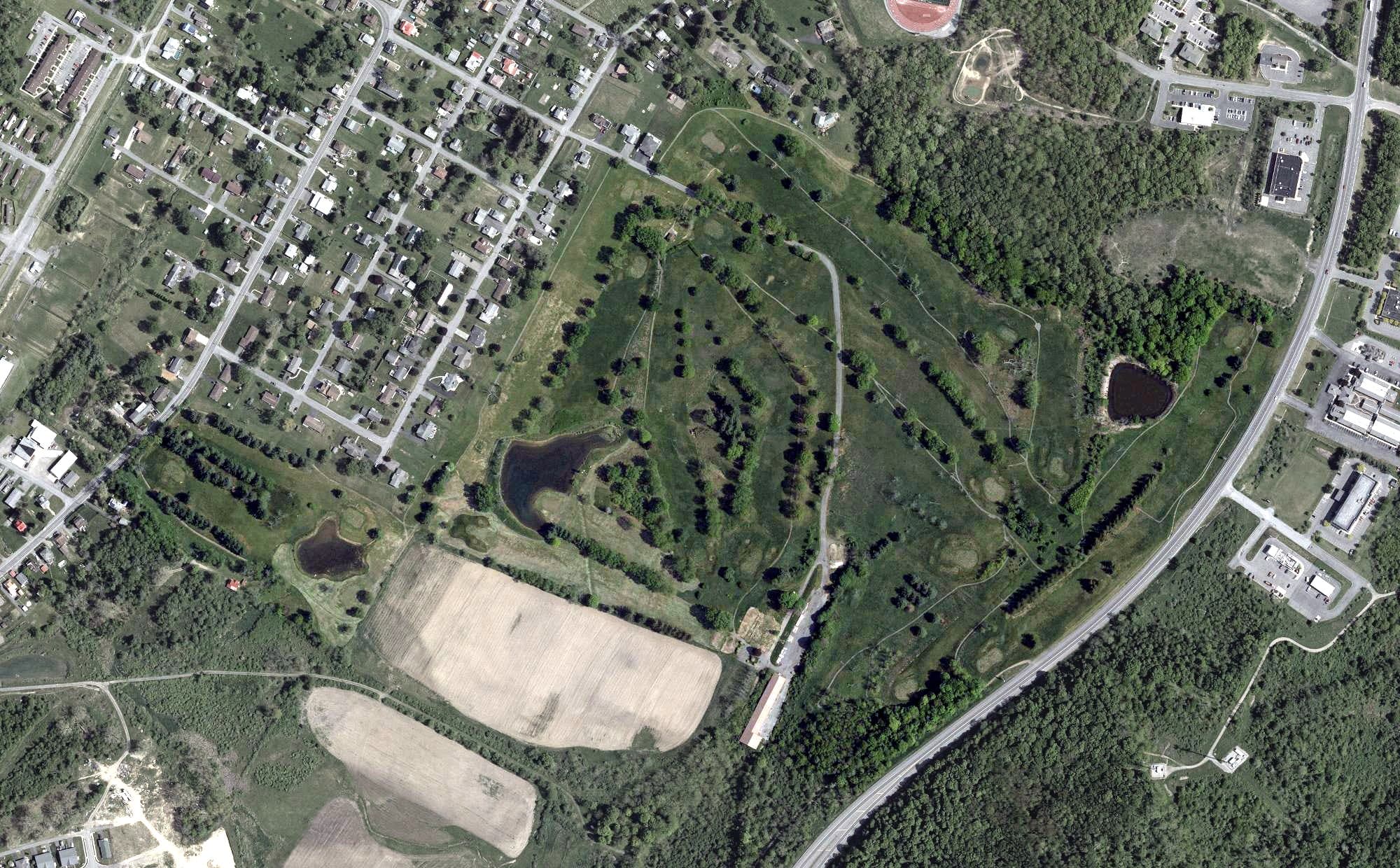 Aerial view of Maplehurst Country Club, MD, with its hole routing marked