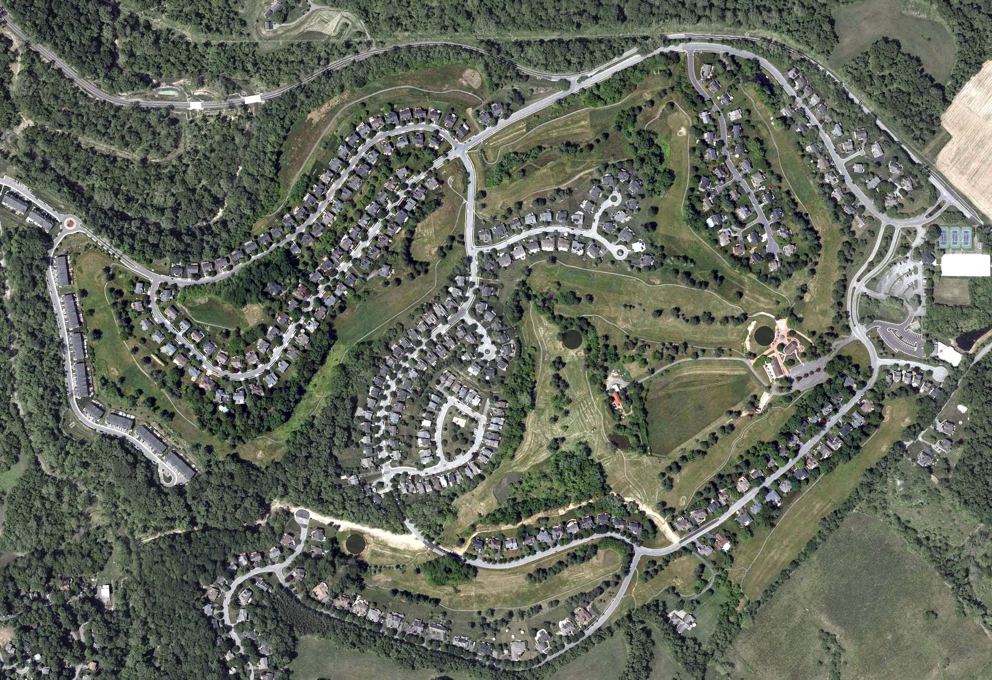 Aerial view of West Winds Golf Club, MD, with its hole routing marked