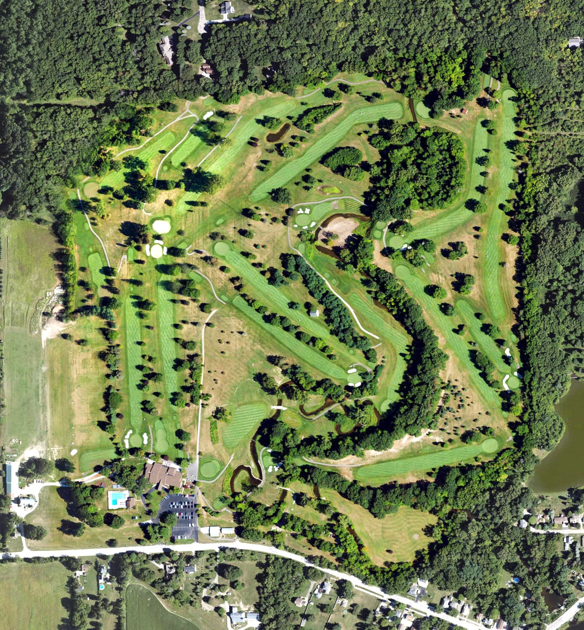 Aerial view of Atlas Valley Country Club, MI, with its hole routing marked