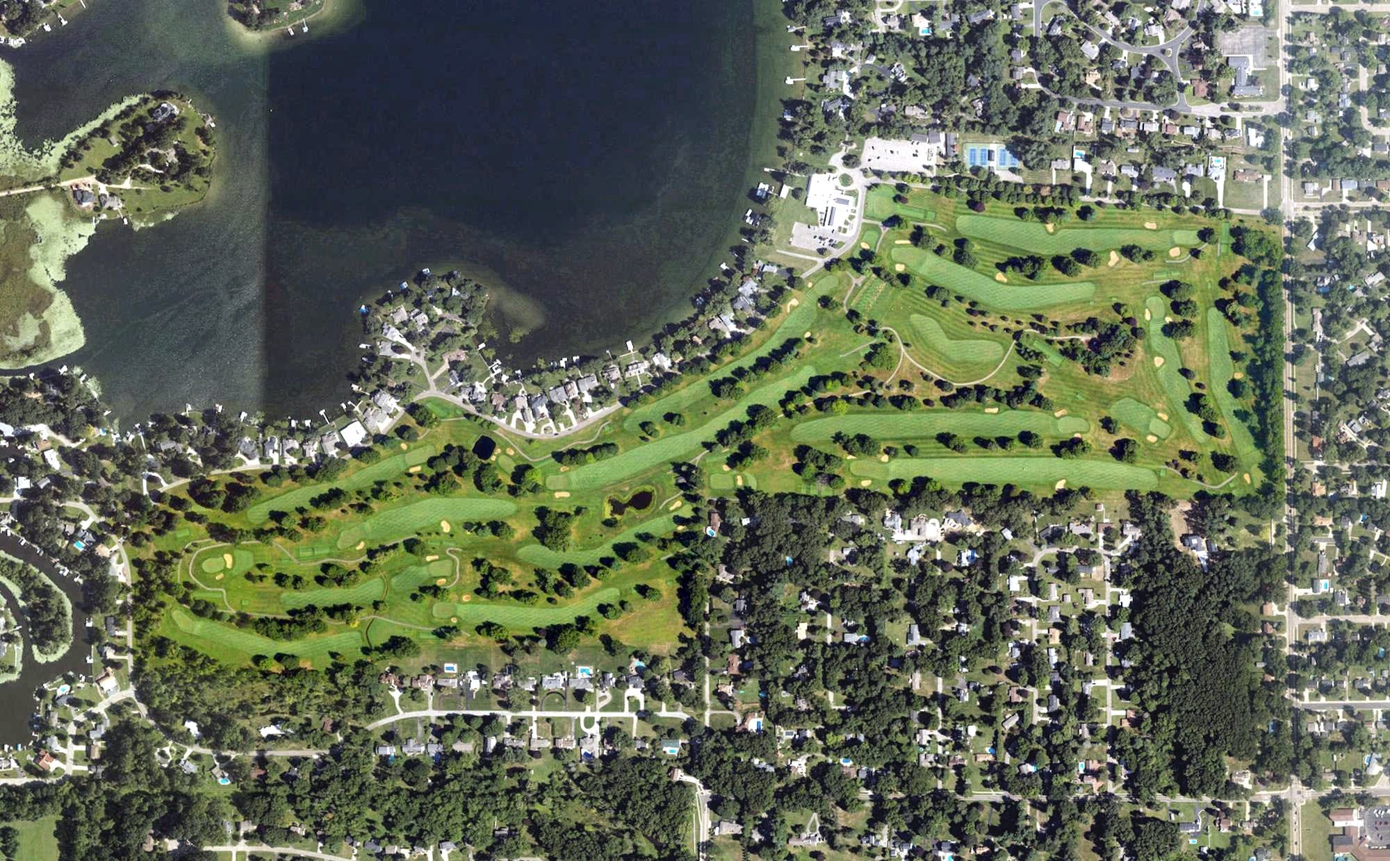 Aerial view of Battle Creek Country Club, MI, with its hole routing marked