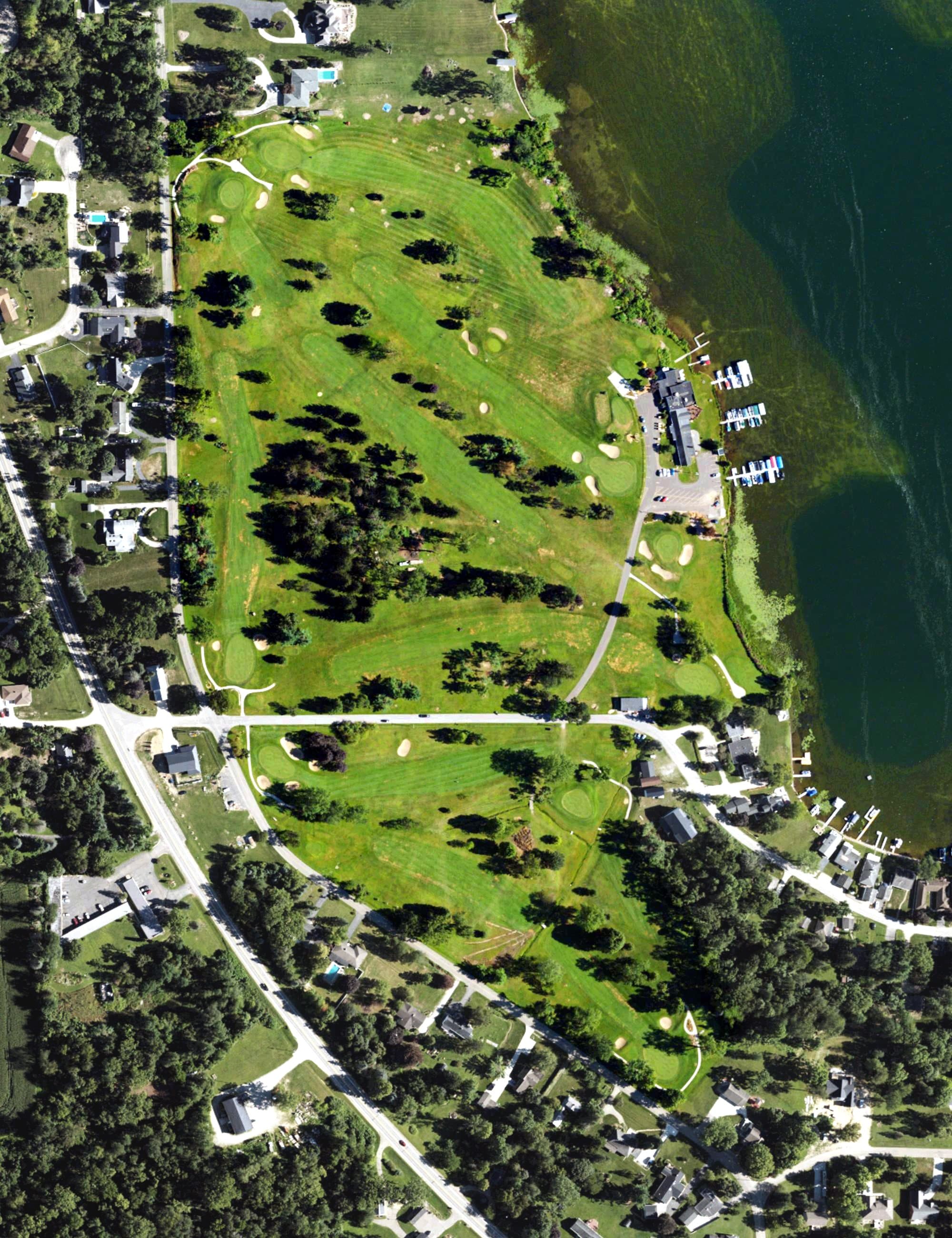 Aerial view of Hillsdale Country Club, MI, with its hole routing marked