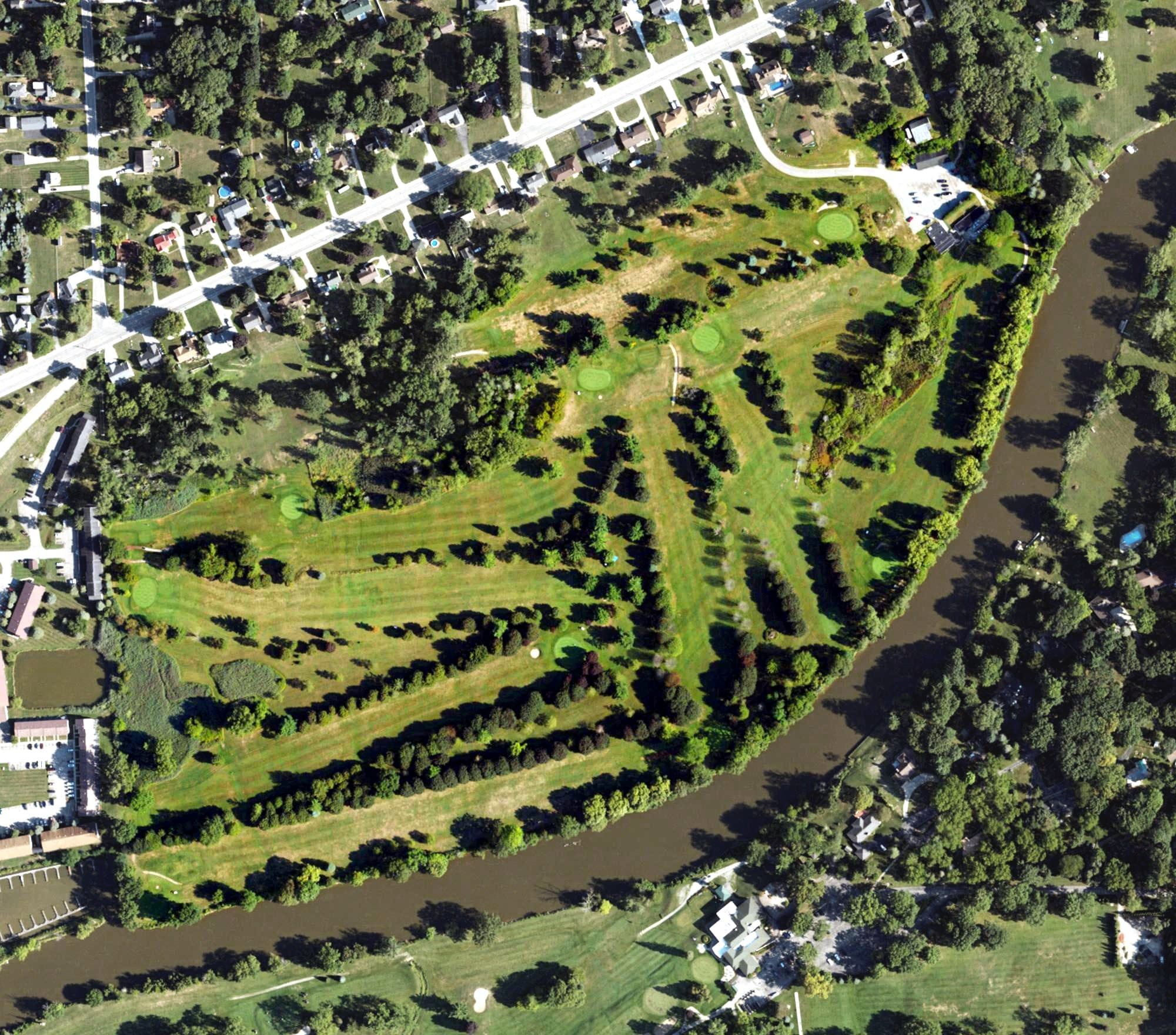 Aerial view of Willow Ridge Golf Club, MI, with its hole routing marked