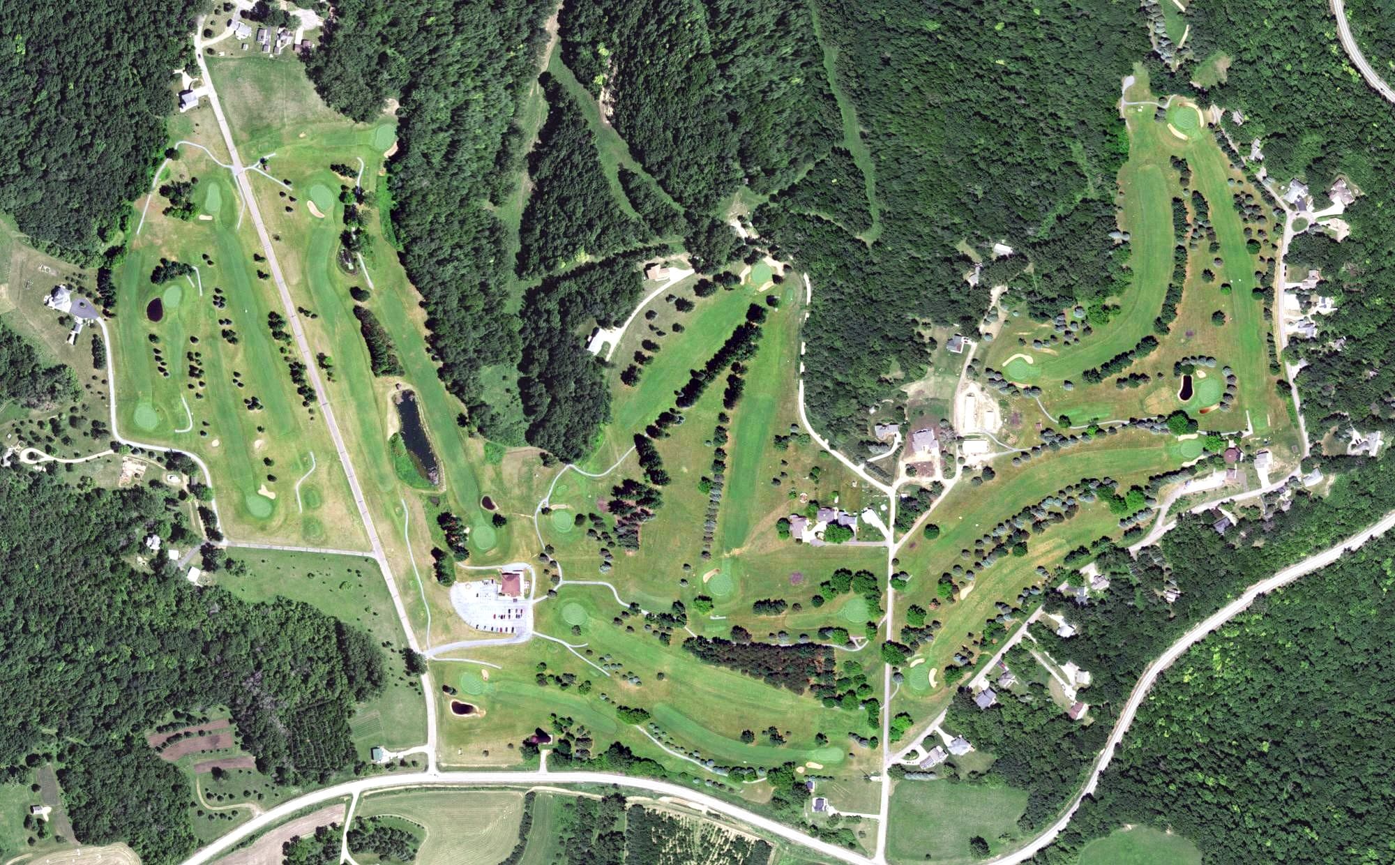 Aerial view of Coffee Mill Country Club, MN, with its hole routing marked