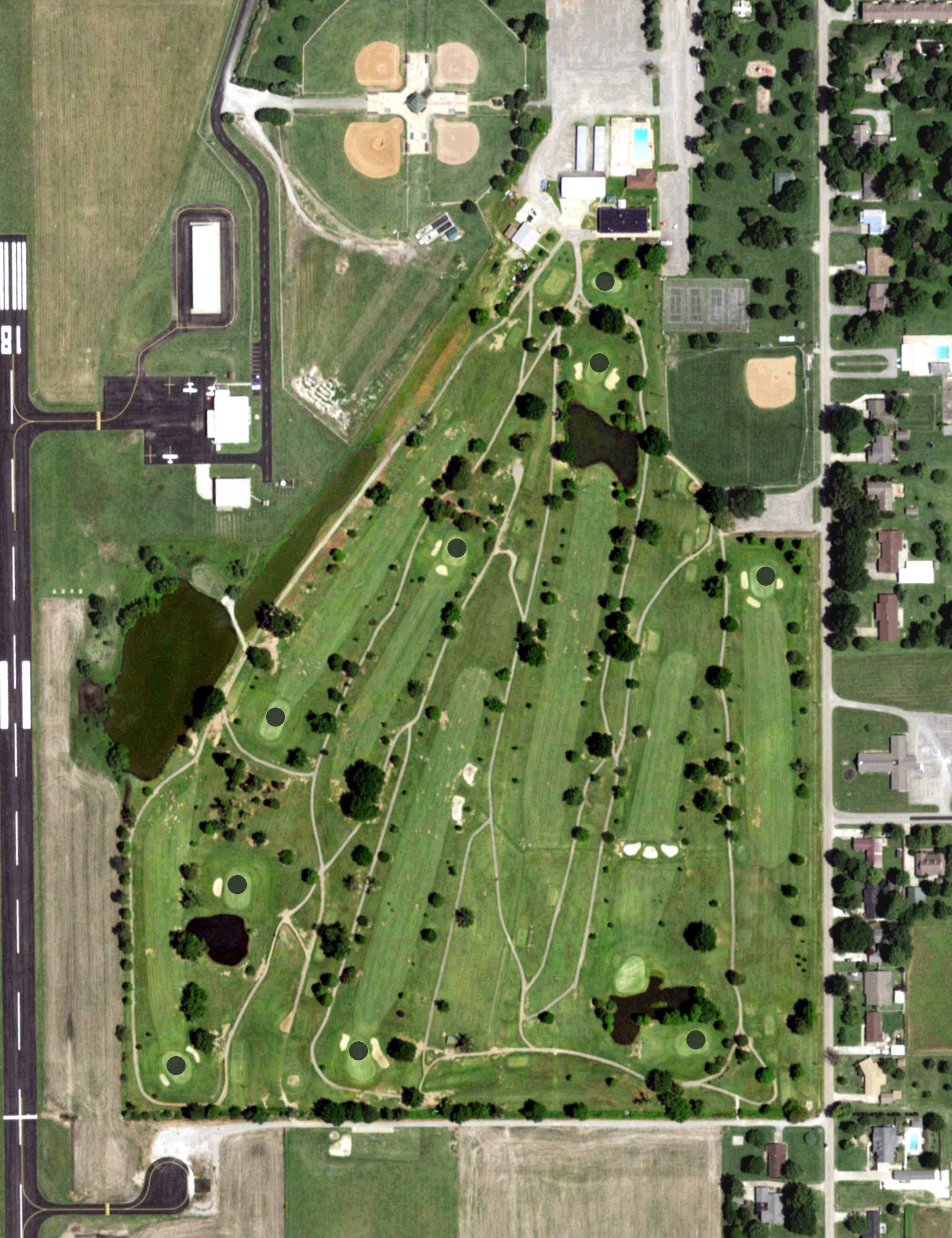 Aerial view of Caruthersville Country Club, MO, with its hole routing marked