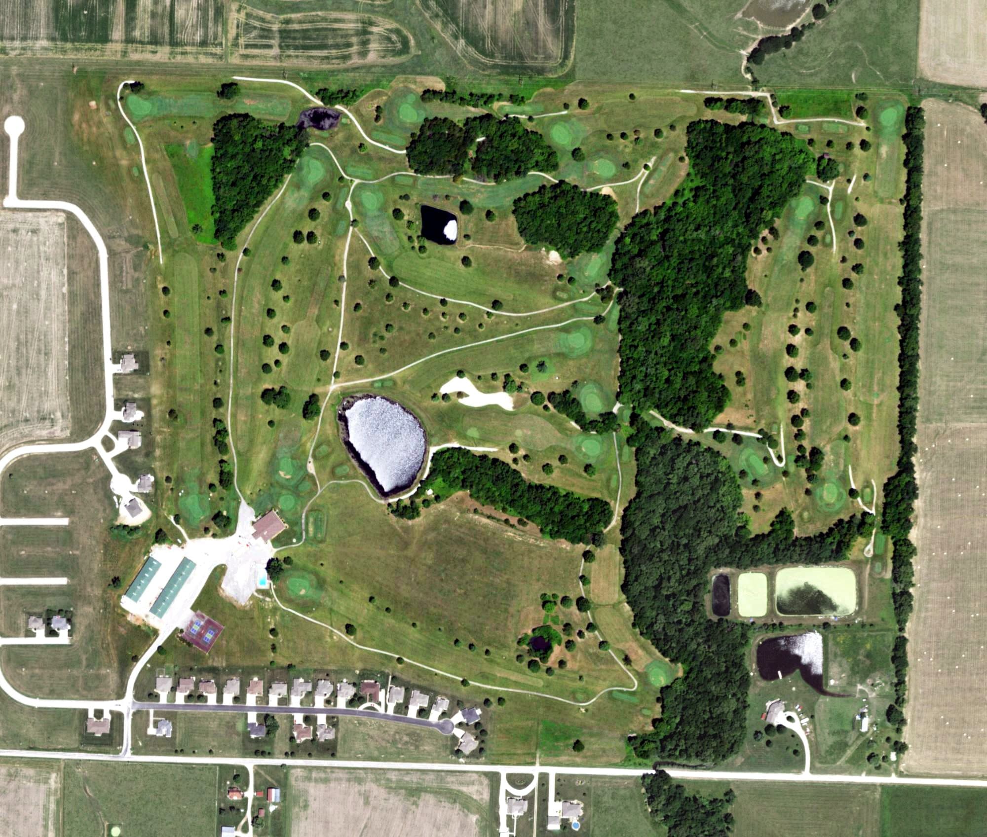 Aerial view of Clinton Country Club, MO, with its hole routing marked