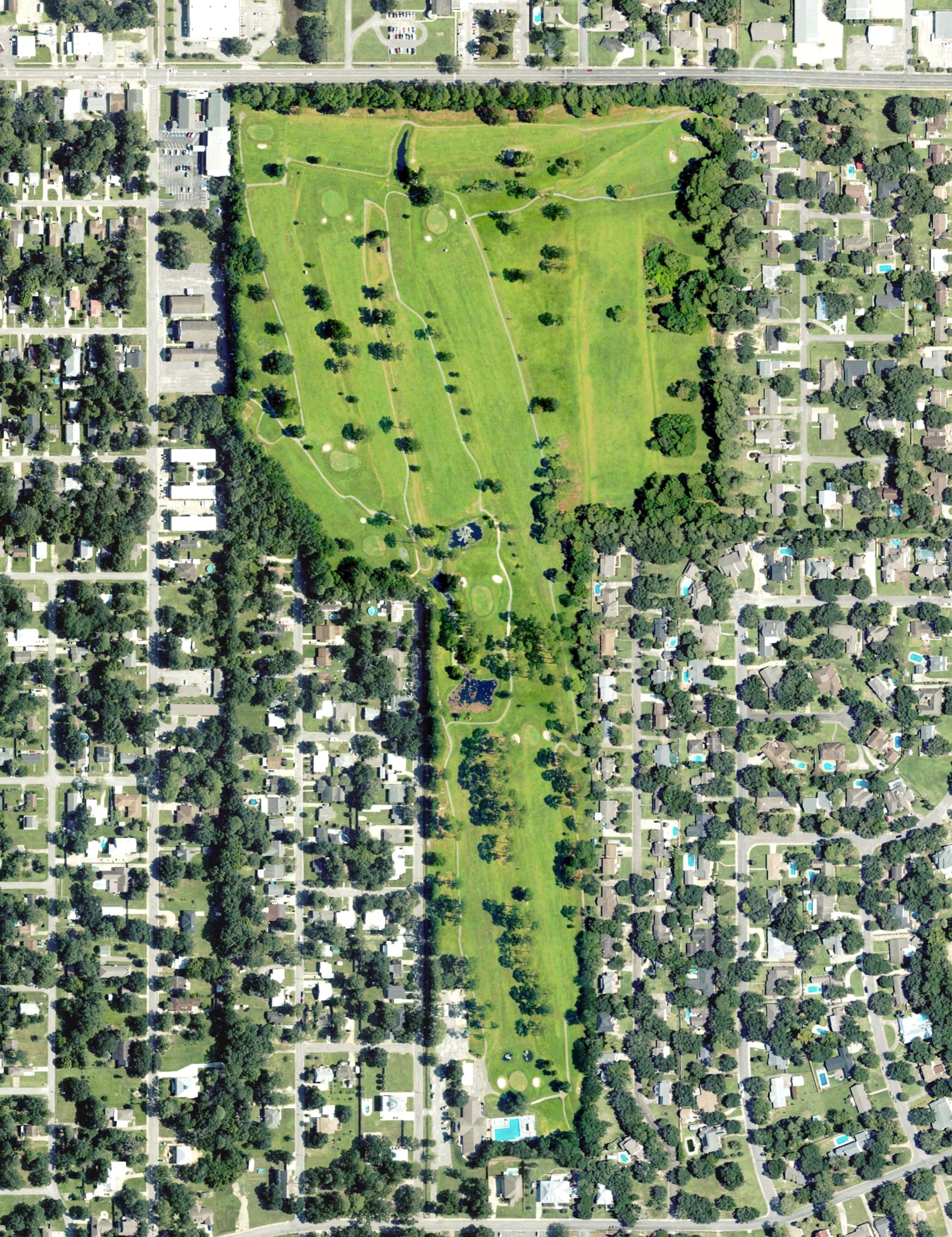 Aerial view of Pascagoula Country Club, MS, with its hole routing marked