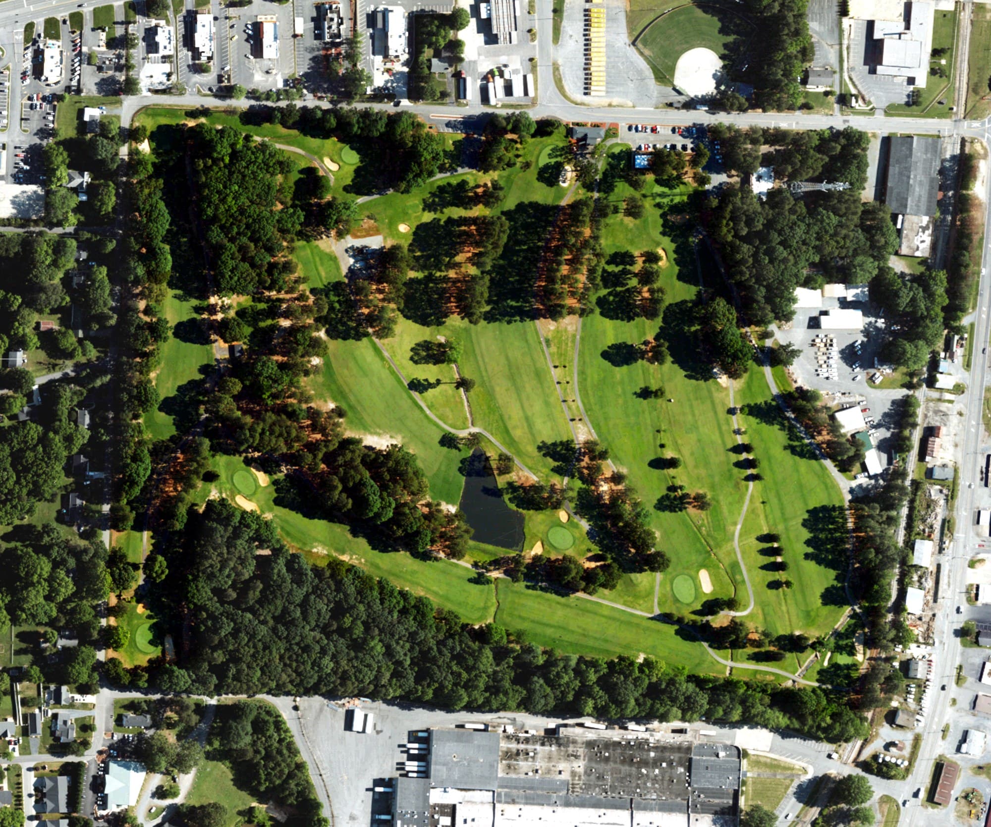 Aerial view of Asheboro Municipal Golf Course, NC, with its hole routing marked