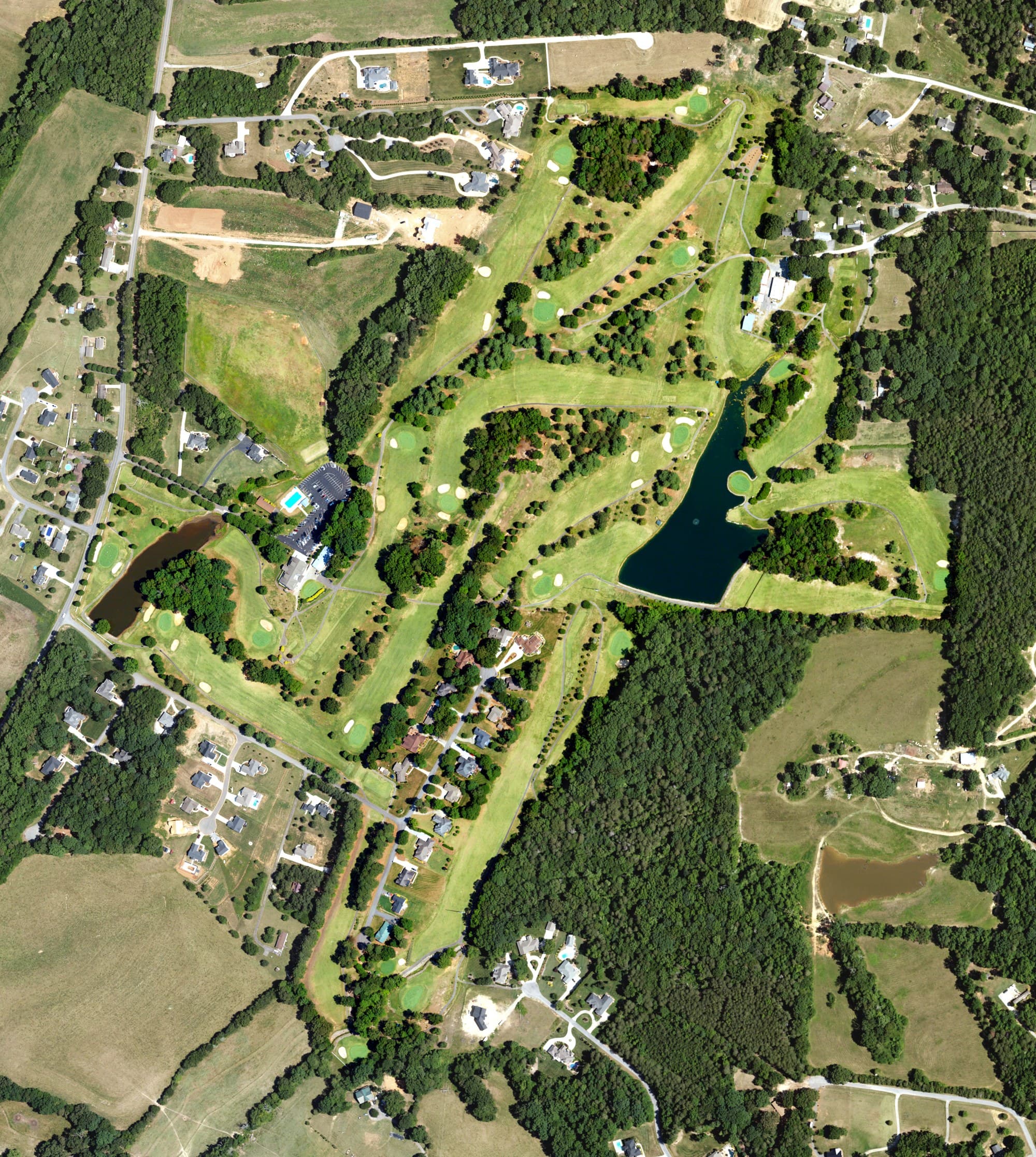 Aerial view of Glen Oaks Golf Club, NC, with its hole routing marked