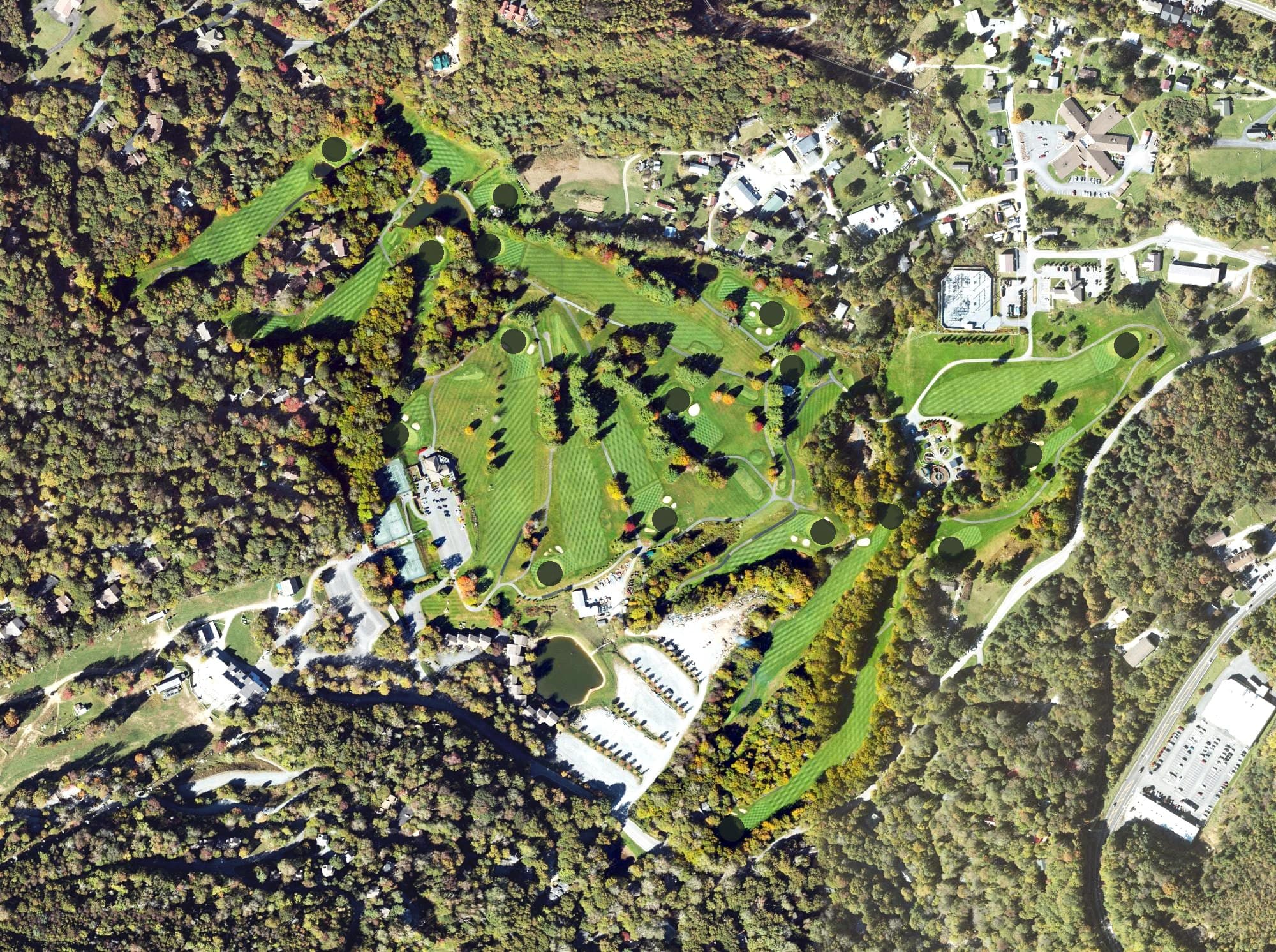 Aerial view of Sugar Mountain Golf Course, NC, with its hole routing marked