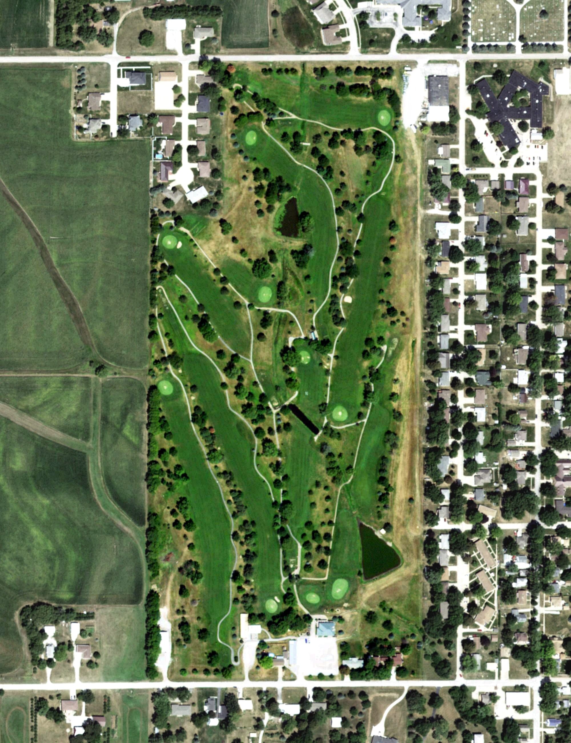 Aerial view of Syracuse Country Club, NE, with its hole routing marked