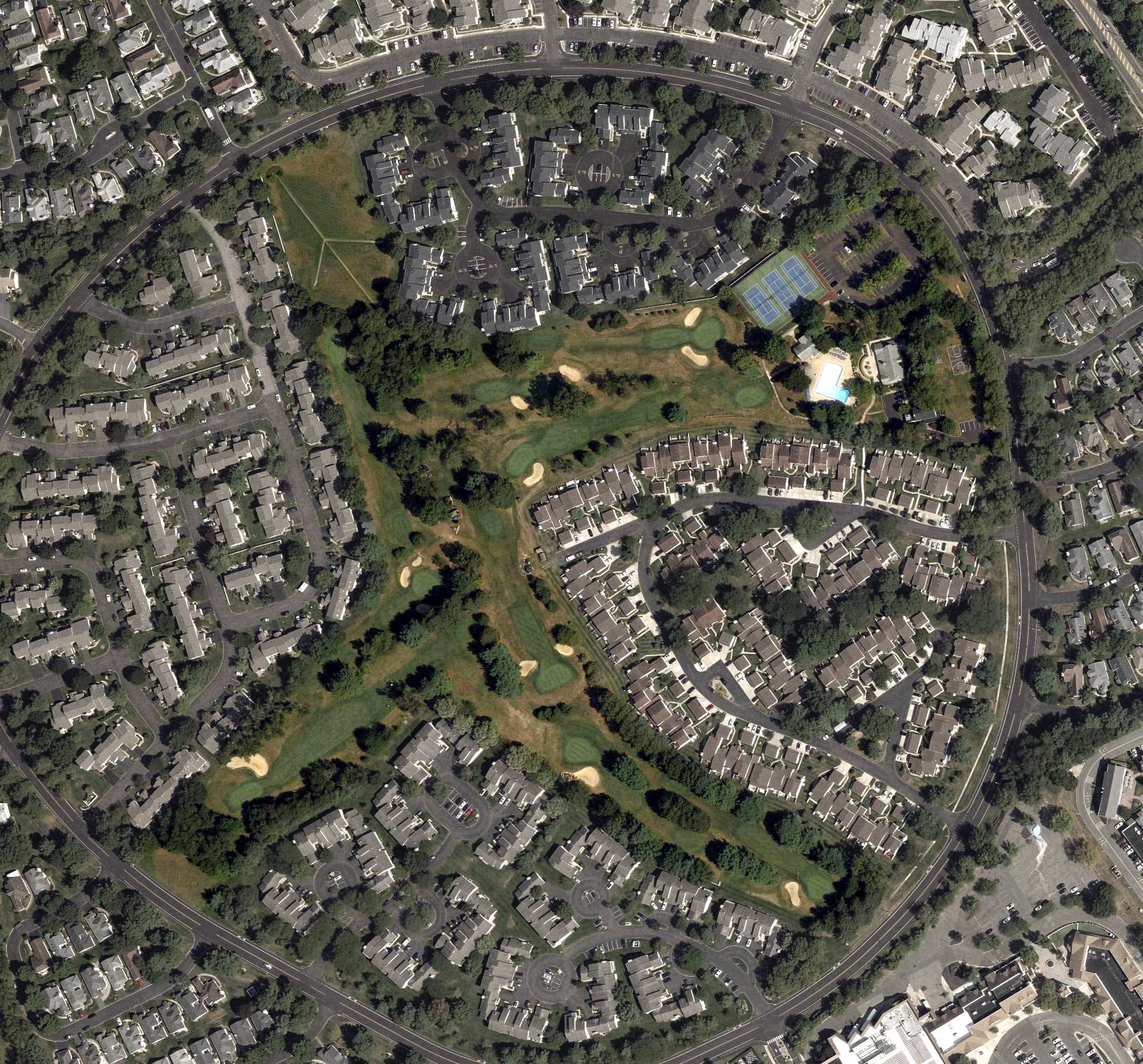 Aerial view of Raintree Golf Course, NJ, with its hole routing marked