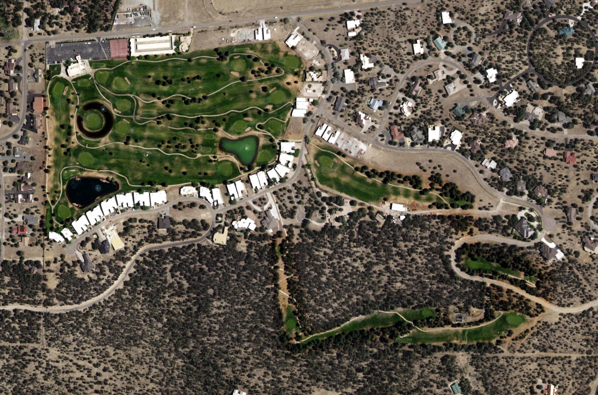 Aerial view of Kokopelli Country Club, NM, with its hole routing marked