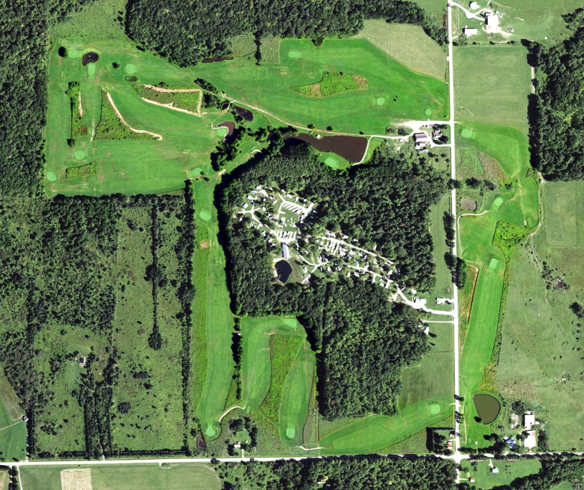 Aerial view of Breezewood Links, NY, with its hole routing marked