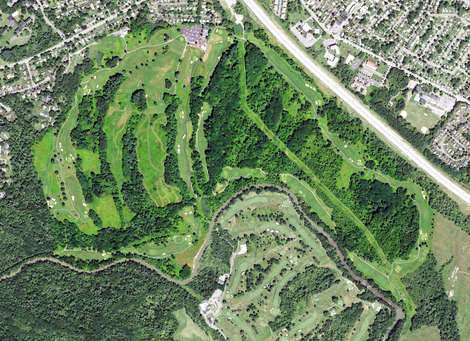 Aerial view of Capital Hills at Albany, NY, with its hole routing marked