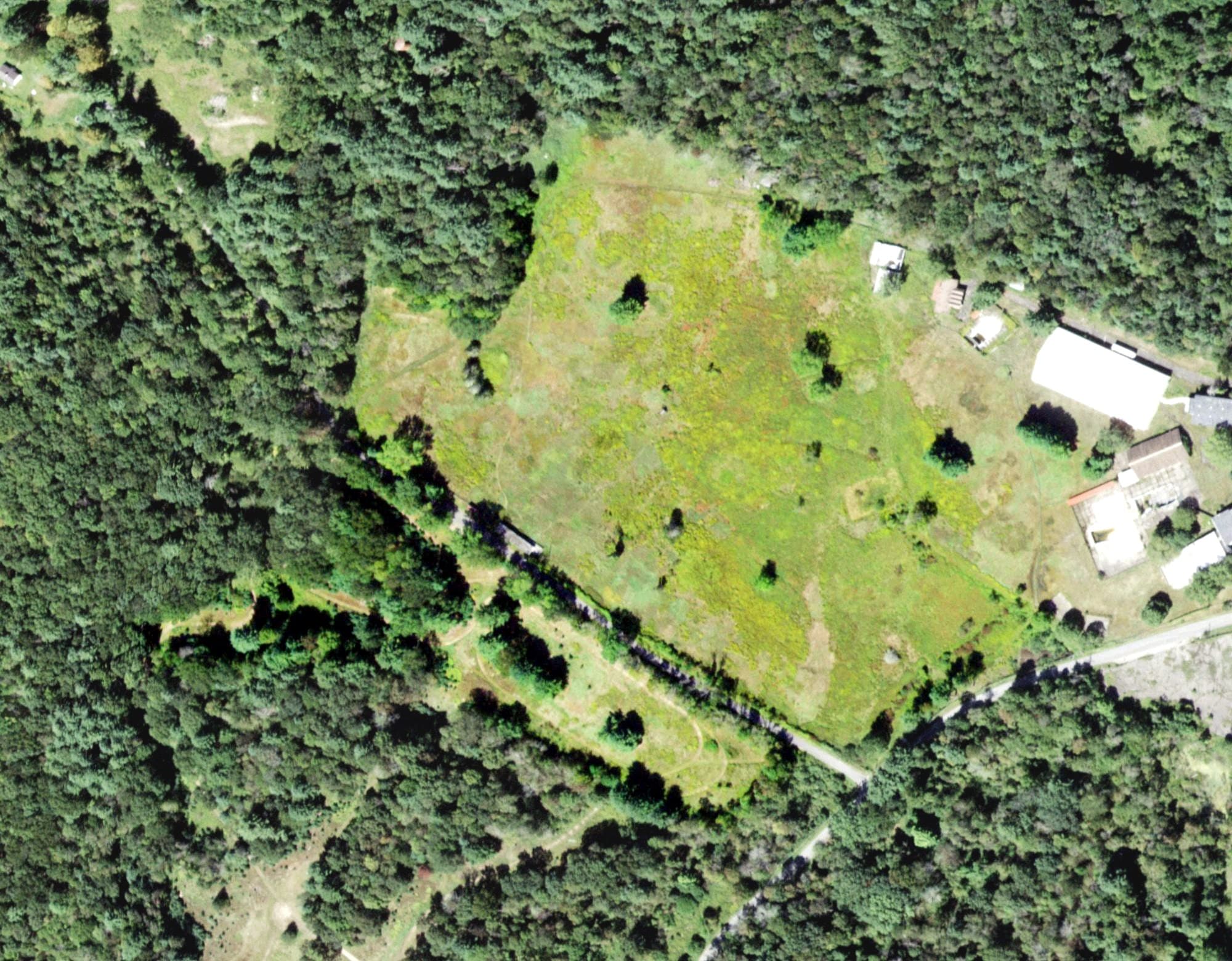 Aerial view of Homowack Lodge Golf Course (Defunct), NY, with its hole routing marked