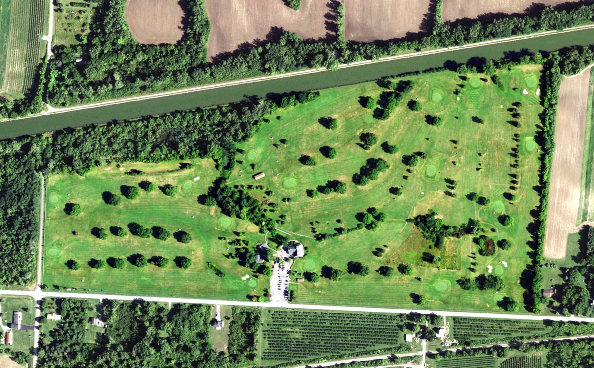Aerial view of Niagara-Orleans County Club, NY, with its hole routing marked
