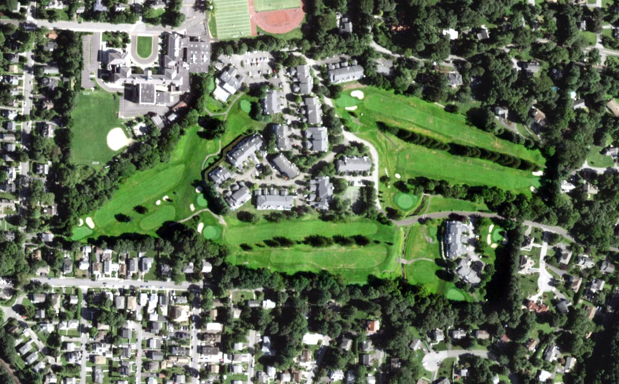 Aerial view of Pleasantville Country Club, NY, with its hole routing marked