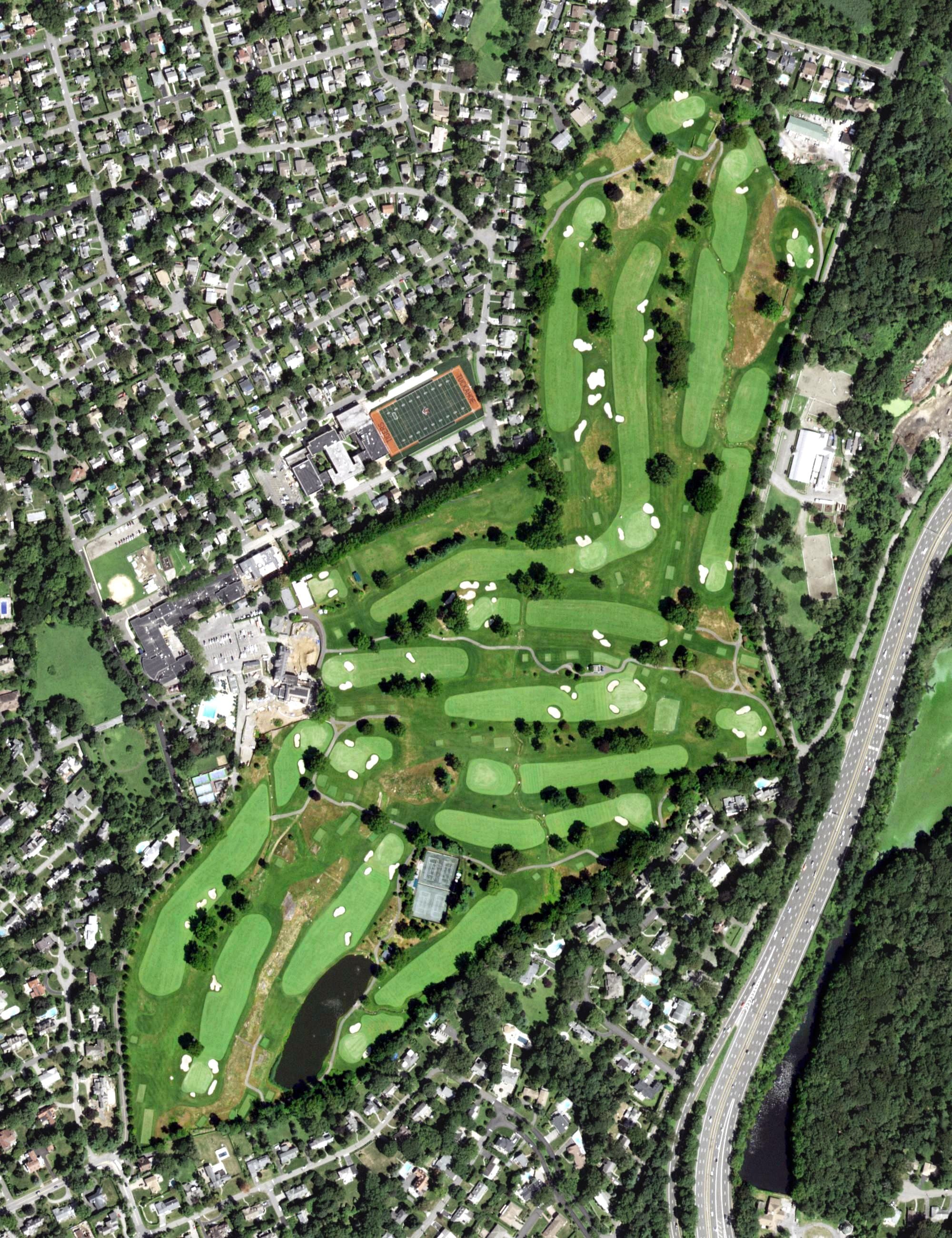 Aerial view of Siwanoy Country Club, NY, with its hole routing marked