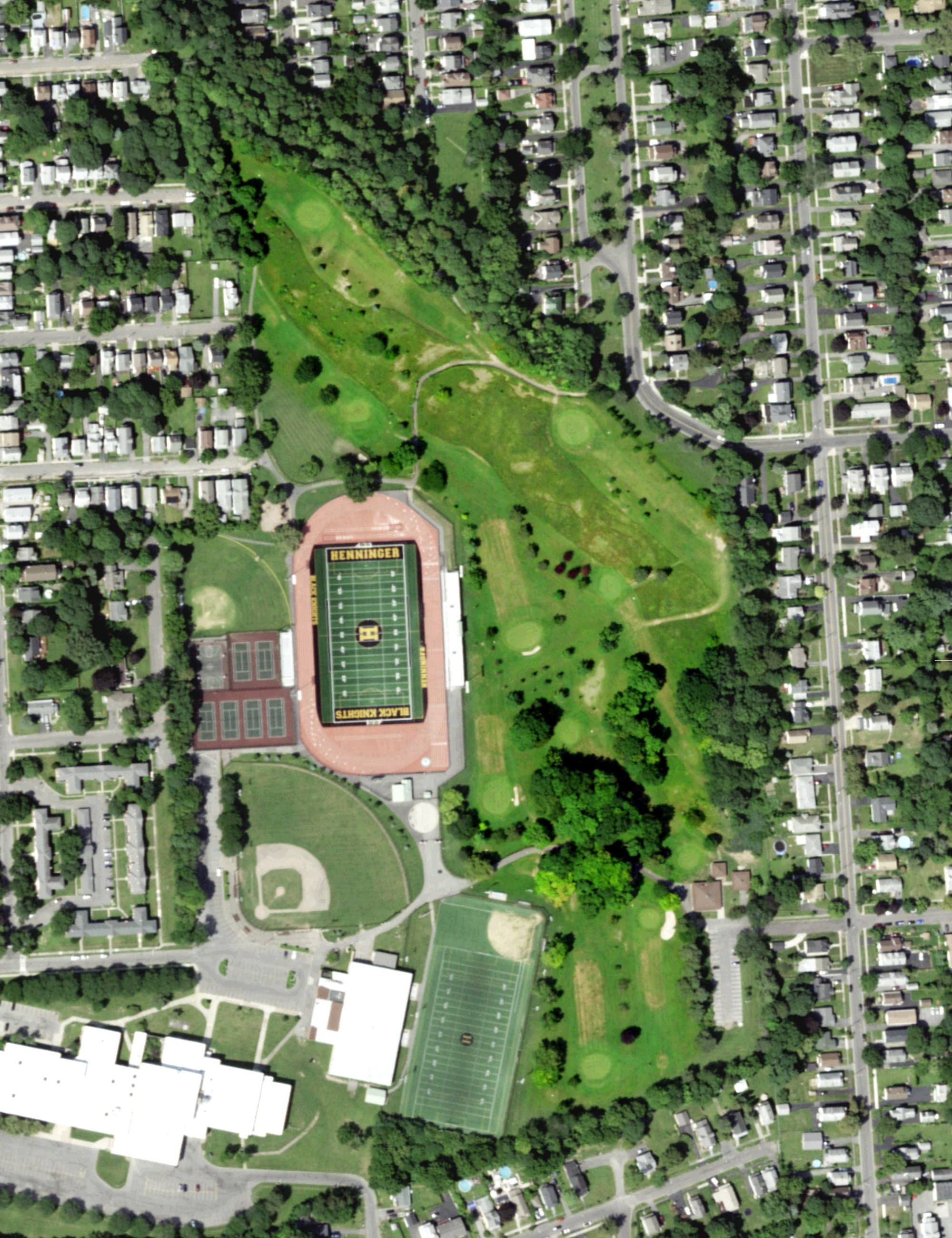 Aerial view of Sunnycrest Golf Course, NY, with its hole routing marked