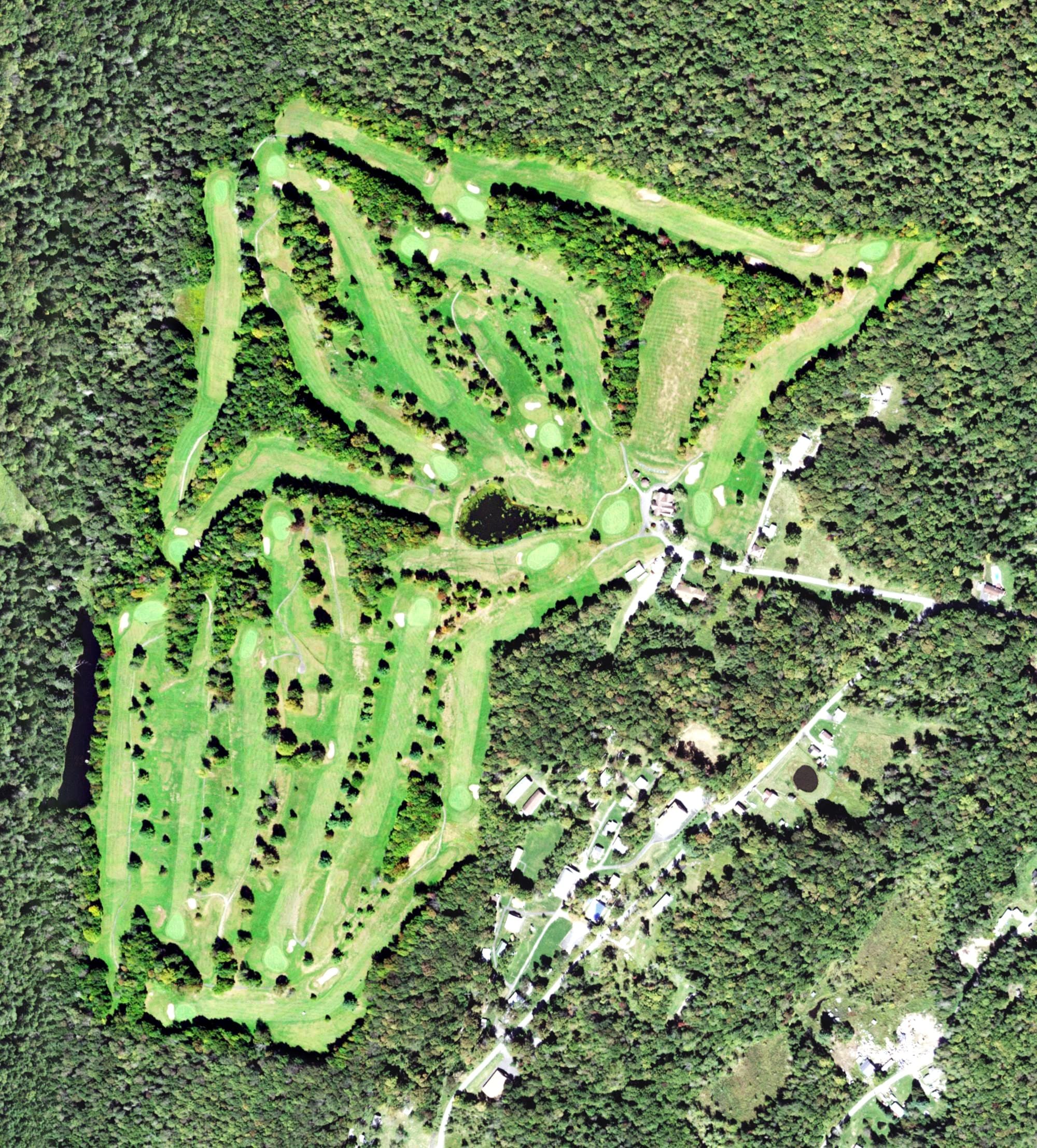 Aerial view of Swan Lake Golf & Country Club, NY, with its hole routing marked