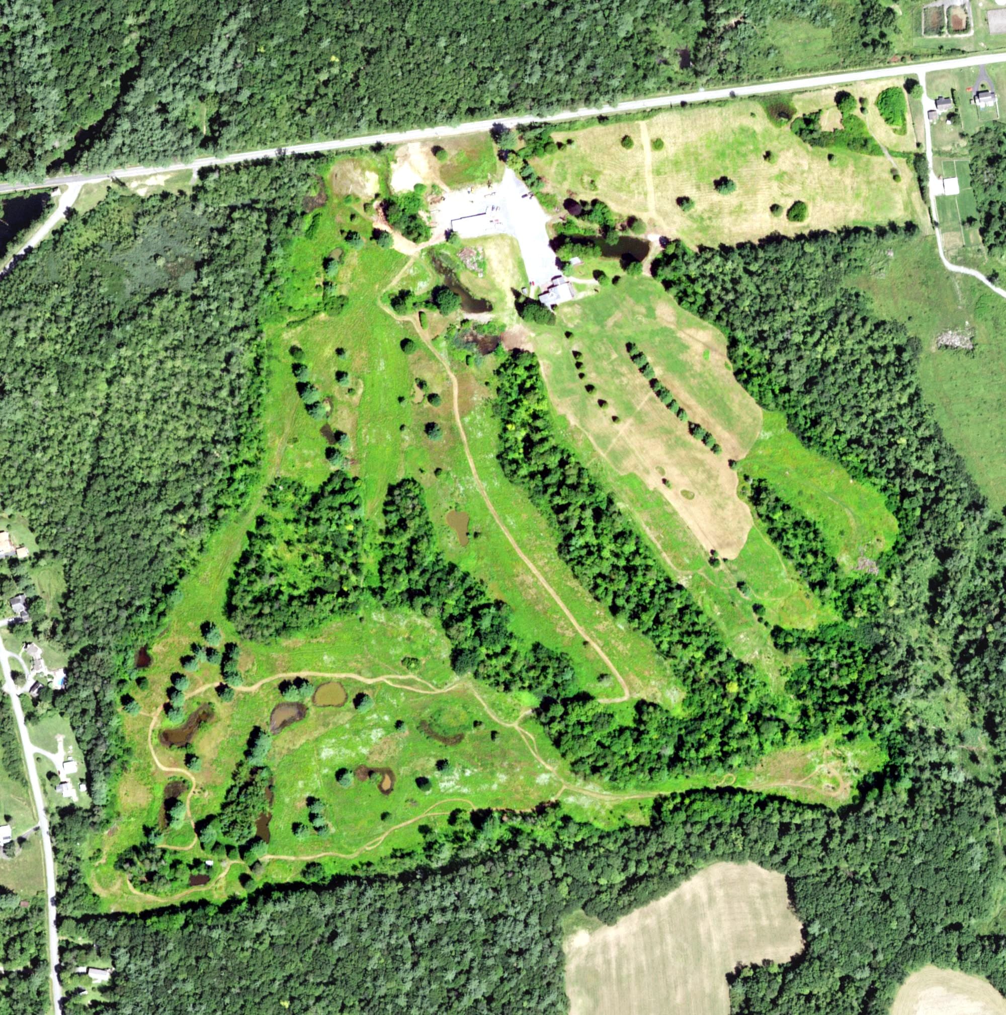 Aerial view of Tee-Bird Country Club - North, NY, with its hole routing marked