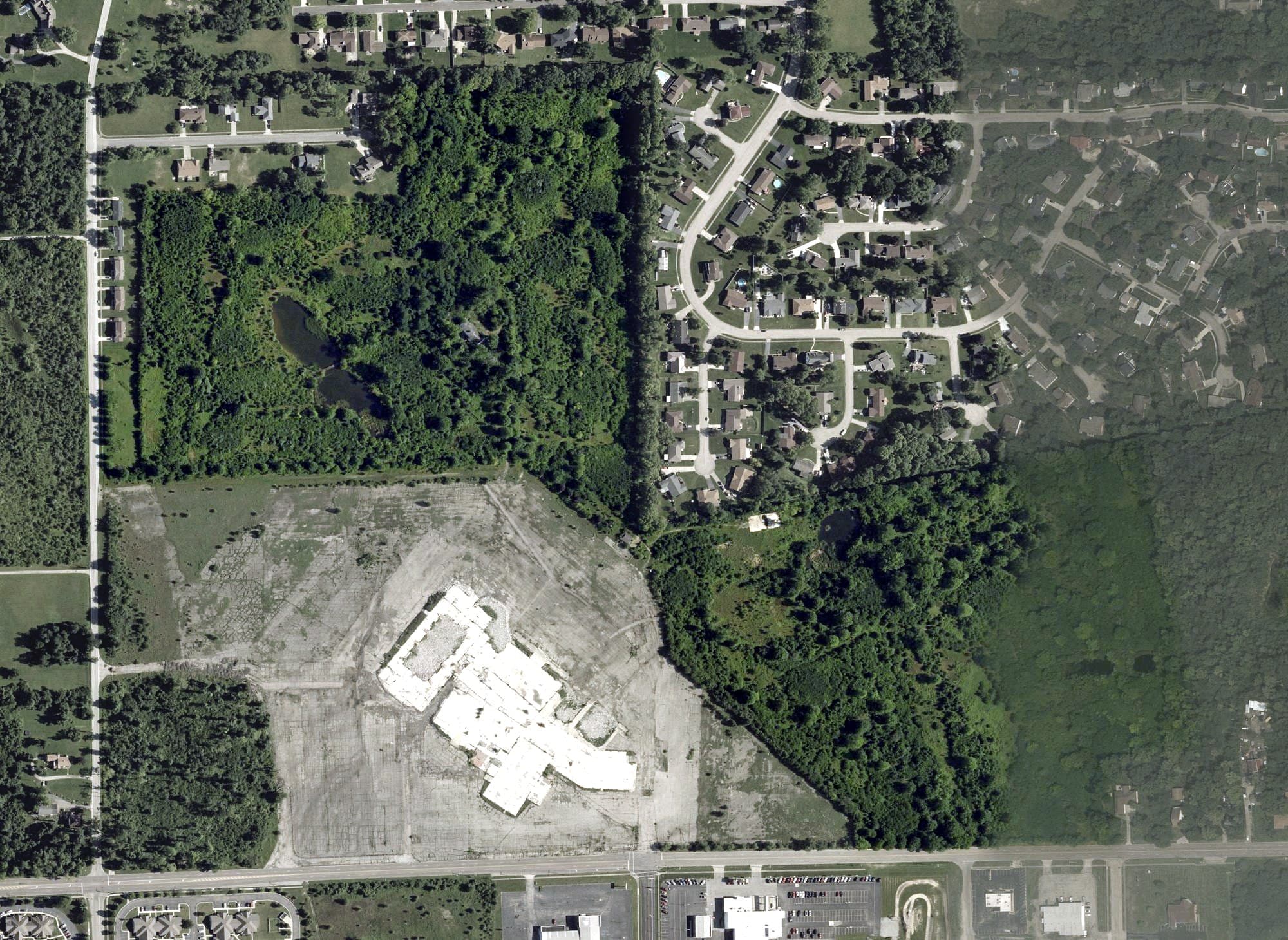 Aerial view of Former Hara Greens, OH, with its hole routing marked