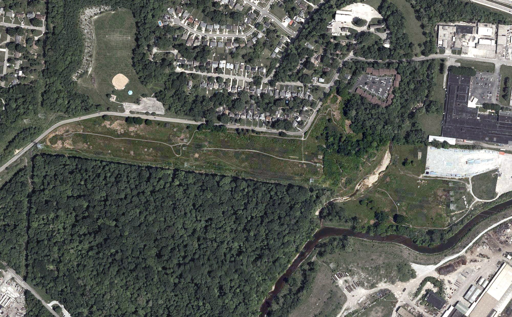 Aerial view of Hartwell Golf Club, OH, with its hole routing marked