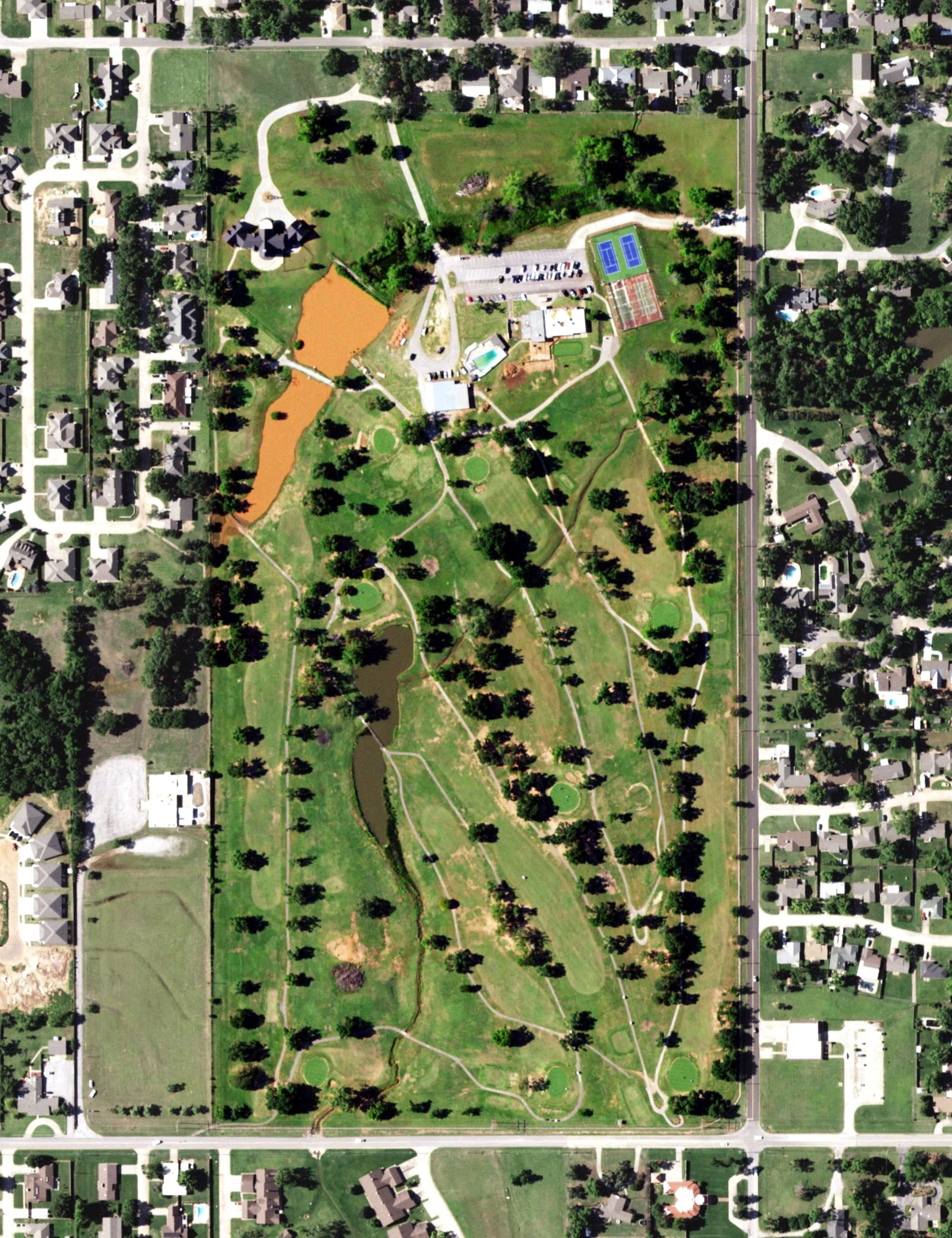 Aerial view of Chickasha Golf & Country Club, OK, with its hole routing marked