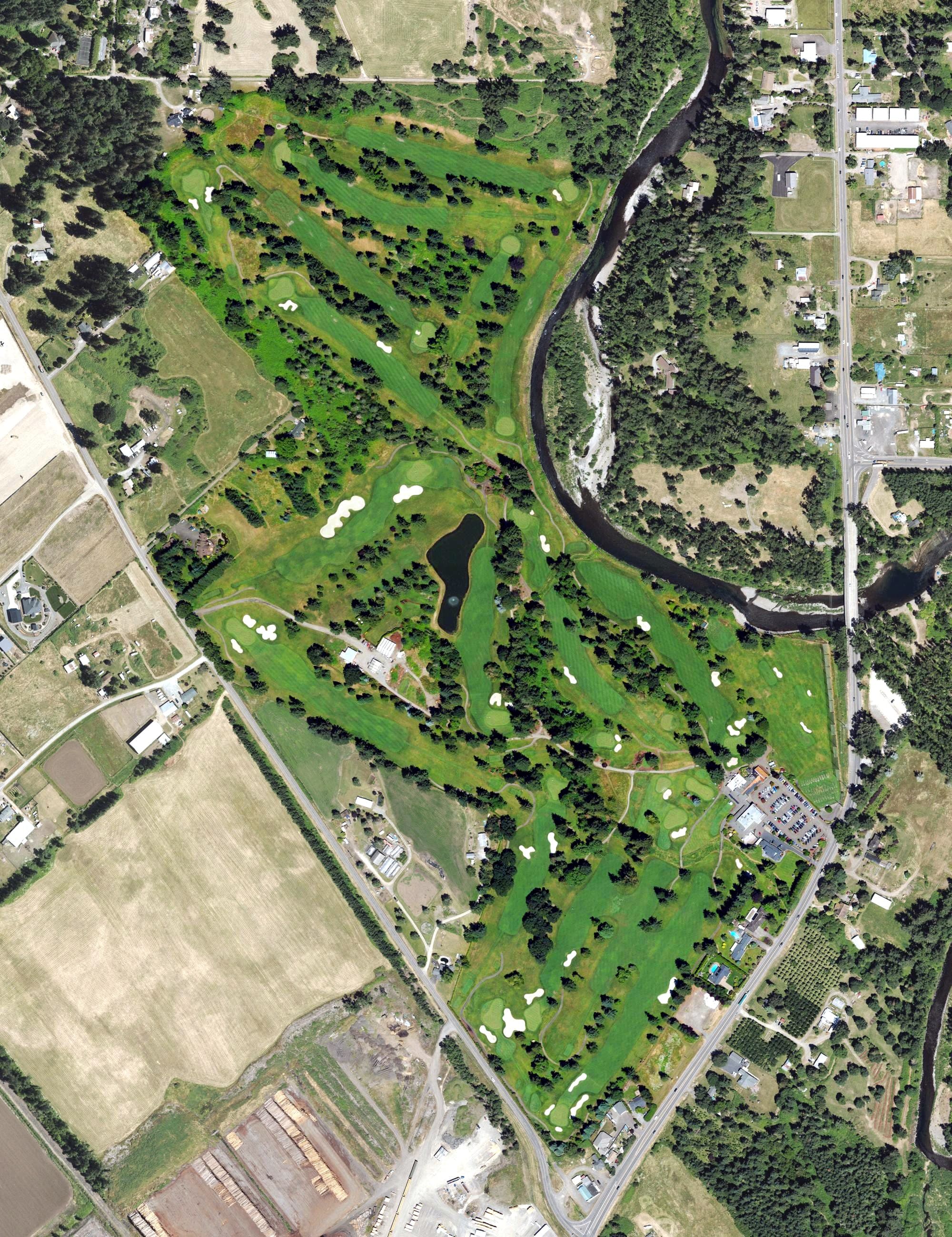 Aerial view of Arrowhead Golf Club, OR, with its hole routing marked