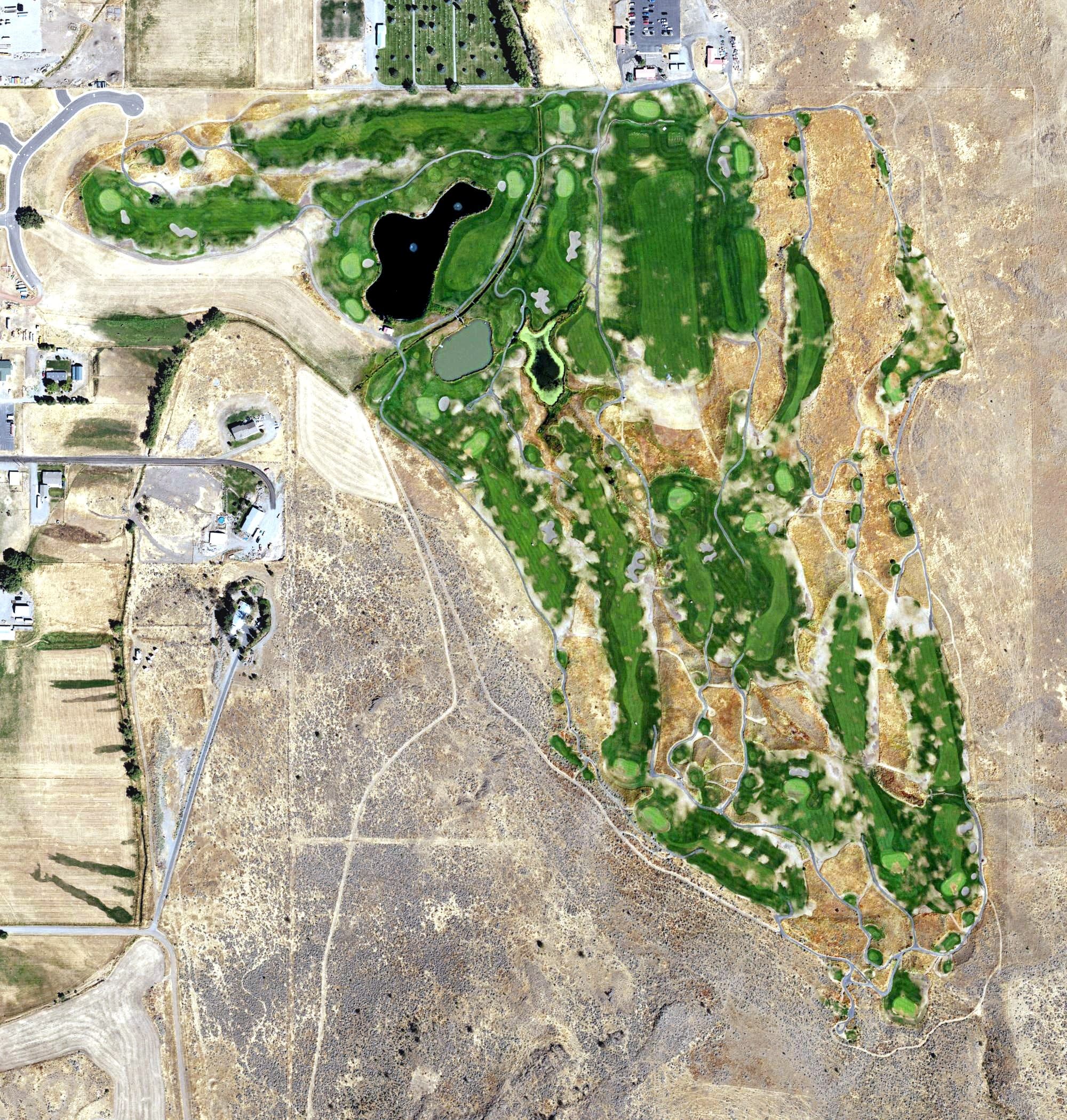 Aerial view of Buffalo Peak Golf Course, OR, with its hole routing marked