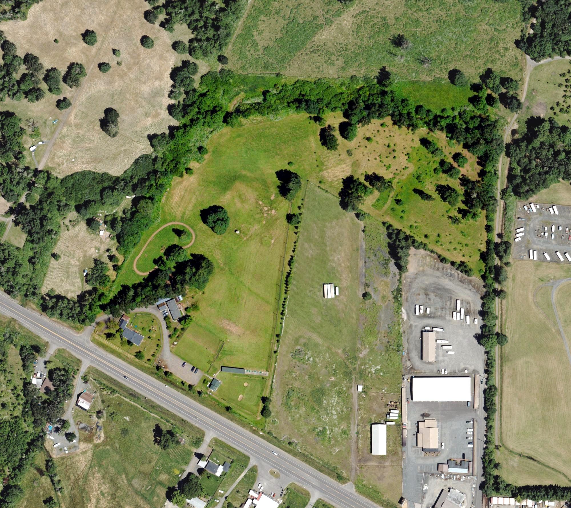 Aerial view of Highway 58 Golf, OR, with its hole routing marked