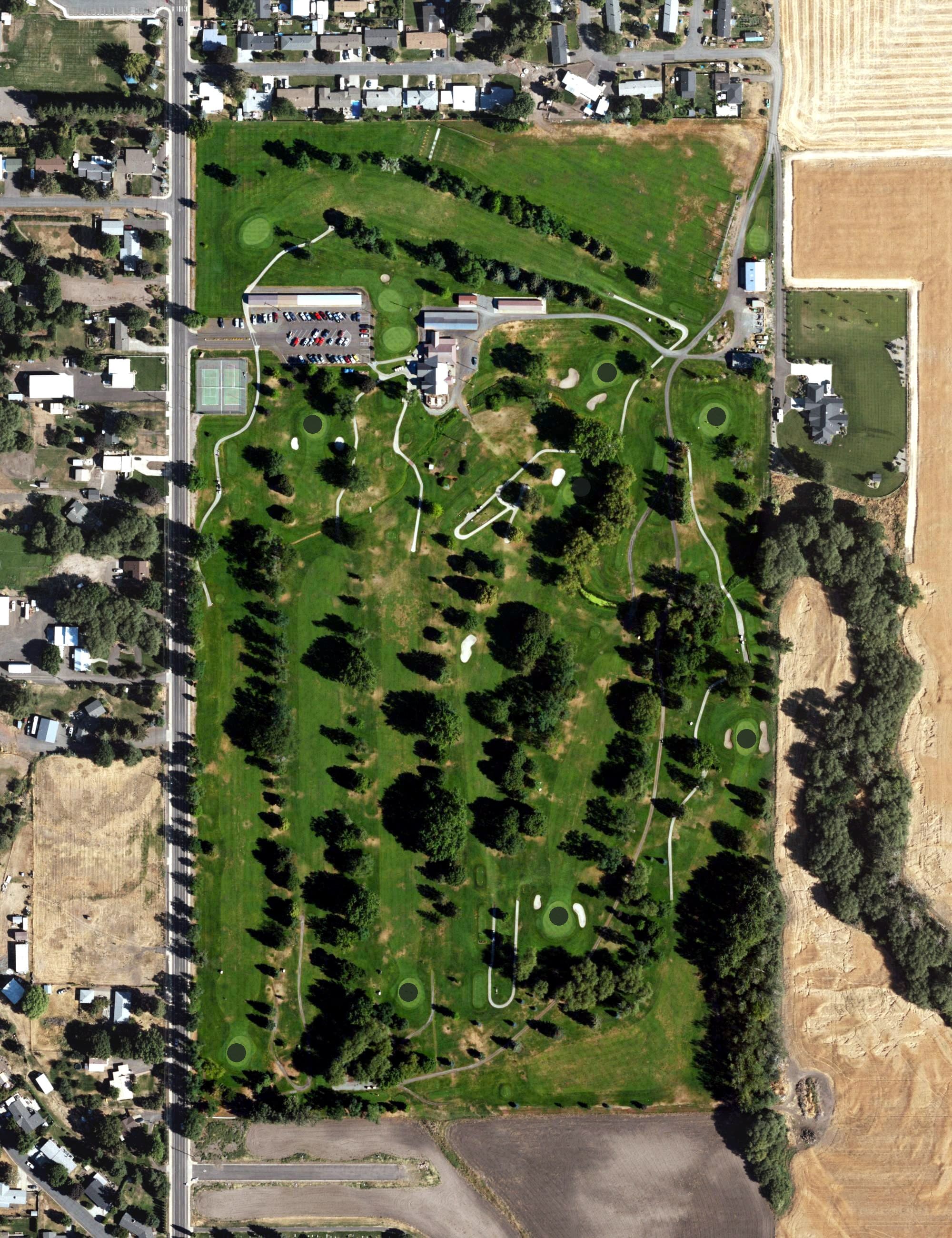 Aerial view of La Grande Country Club, OR, with its hole routing marked