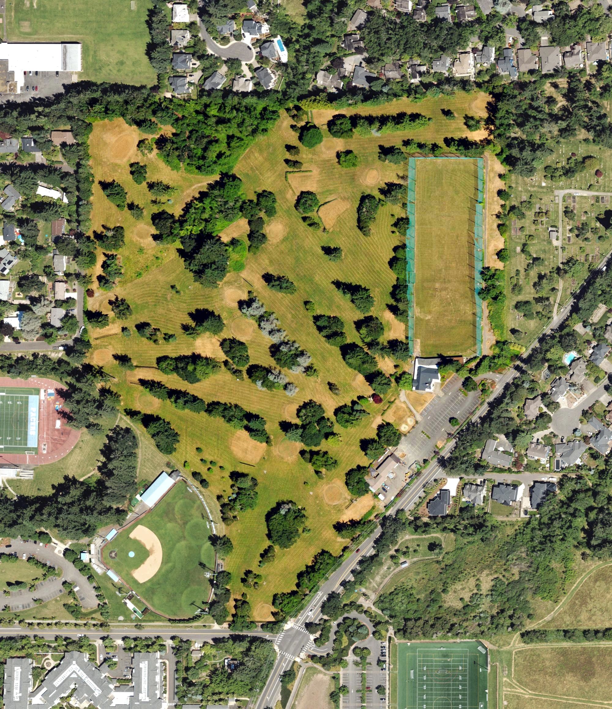Aerial view of Lake Oswego Golf Course, OR, with its hole routing marked