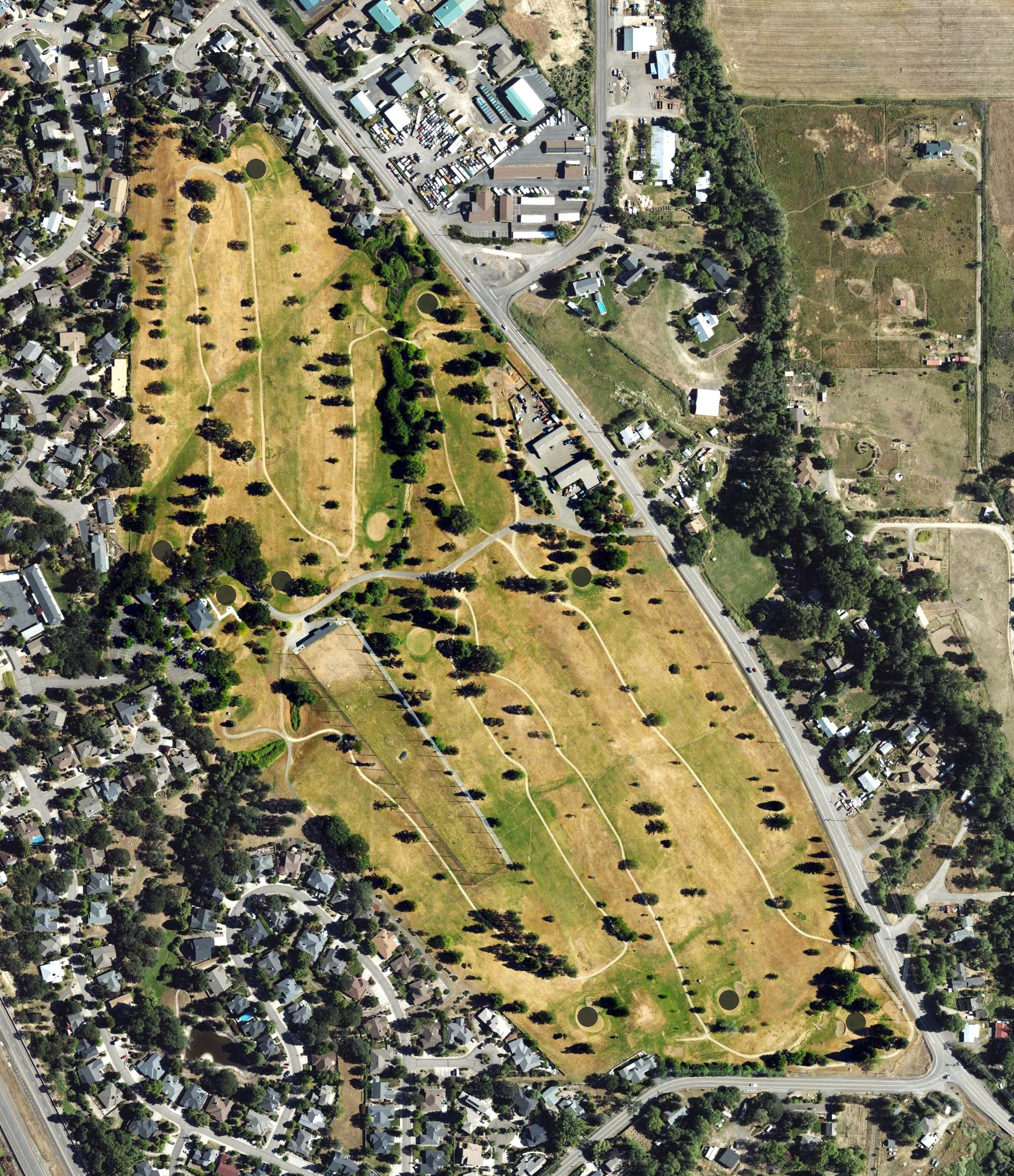 Aerial view of Oak Knoll Golf Course, OR, with its hole routing marked