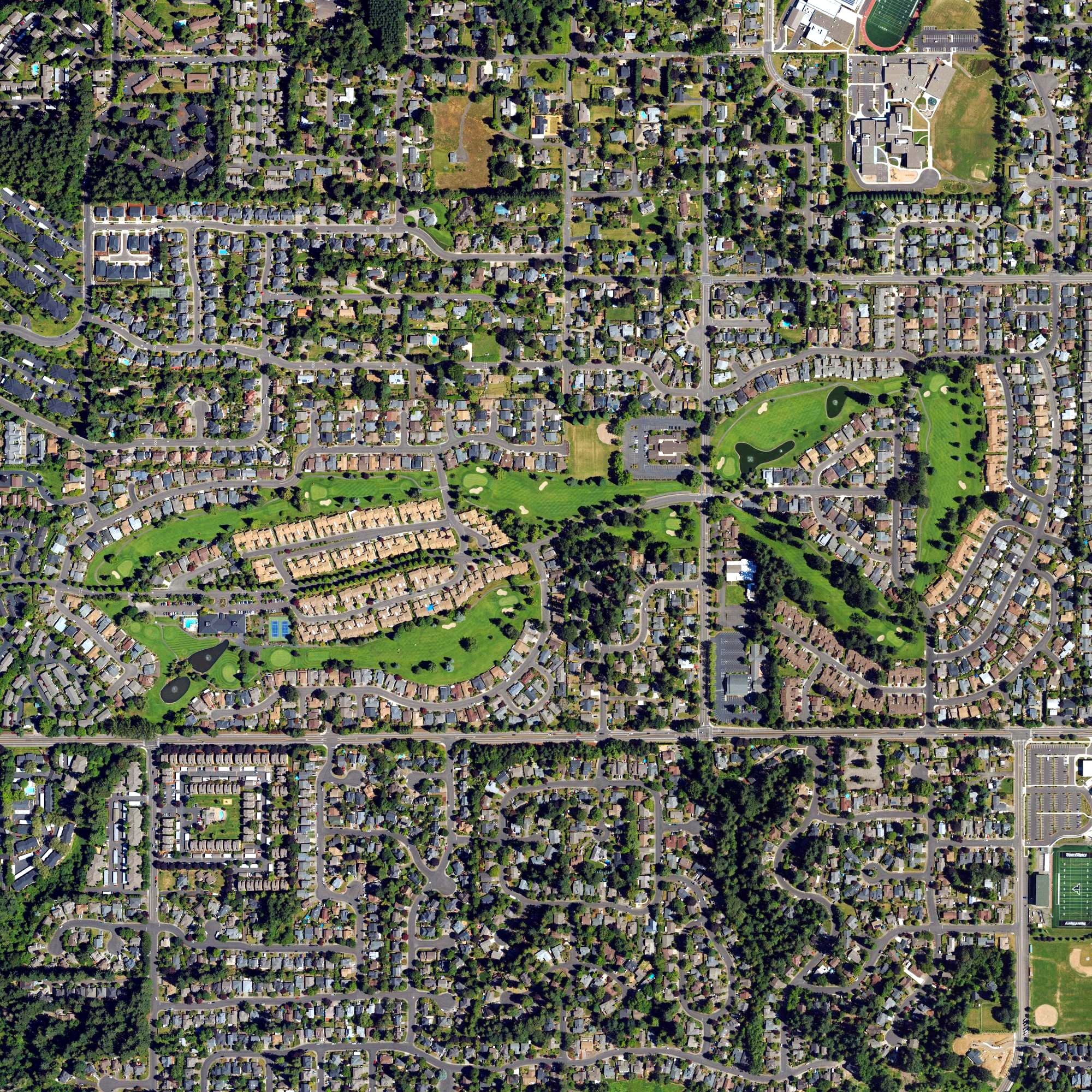 Aerial view of Summerfield Golf Course, OR, with its hole routing marked