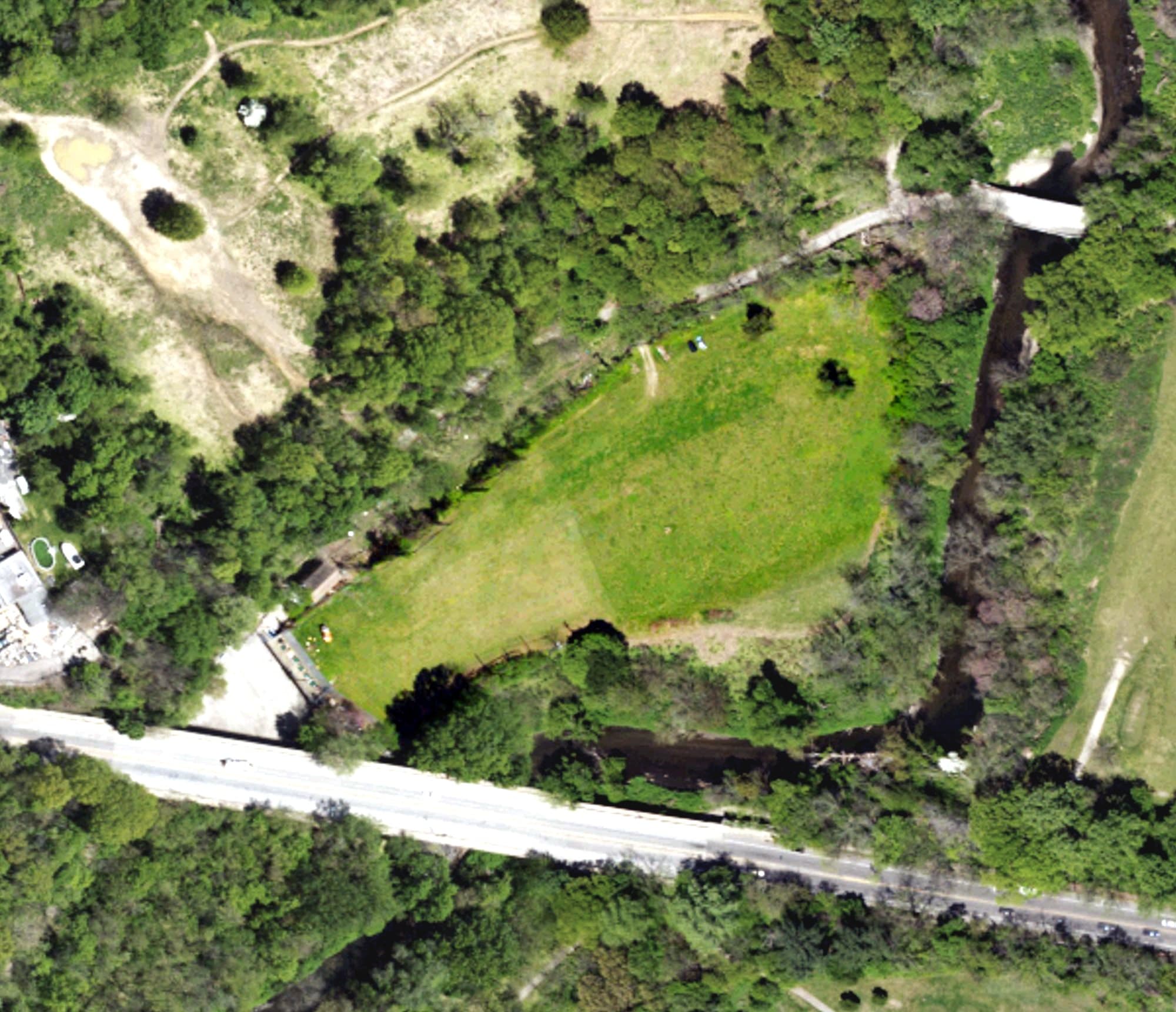 Aerial view of Fishers Glen Driving Range, PA, with its hole routing marked