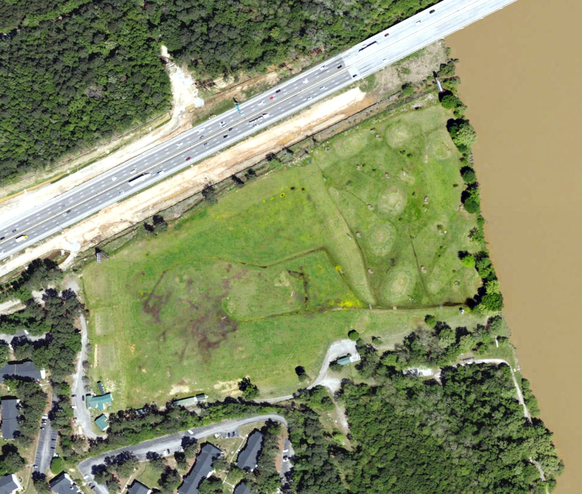 Aerial view of Riverside Golf Center Driving Range, SC, with its hole routing marked
