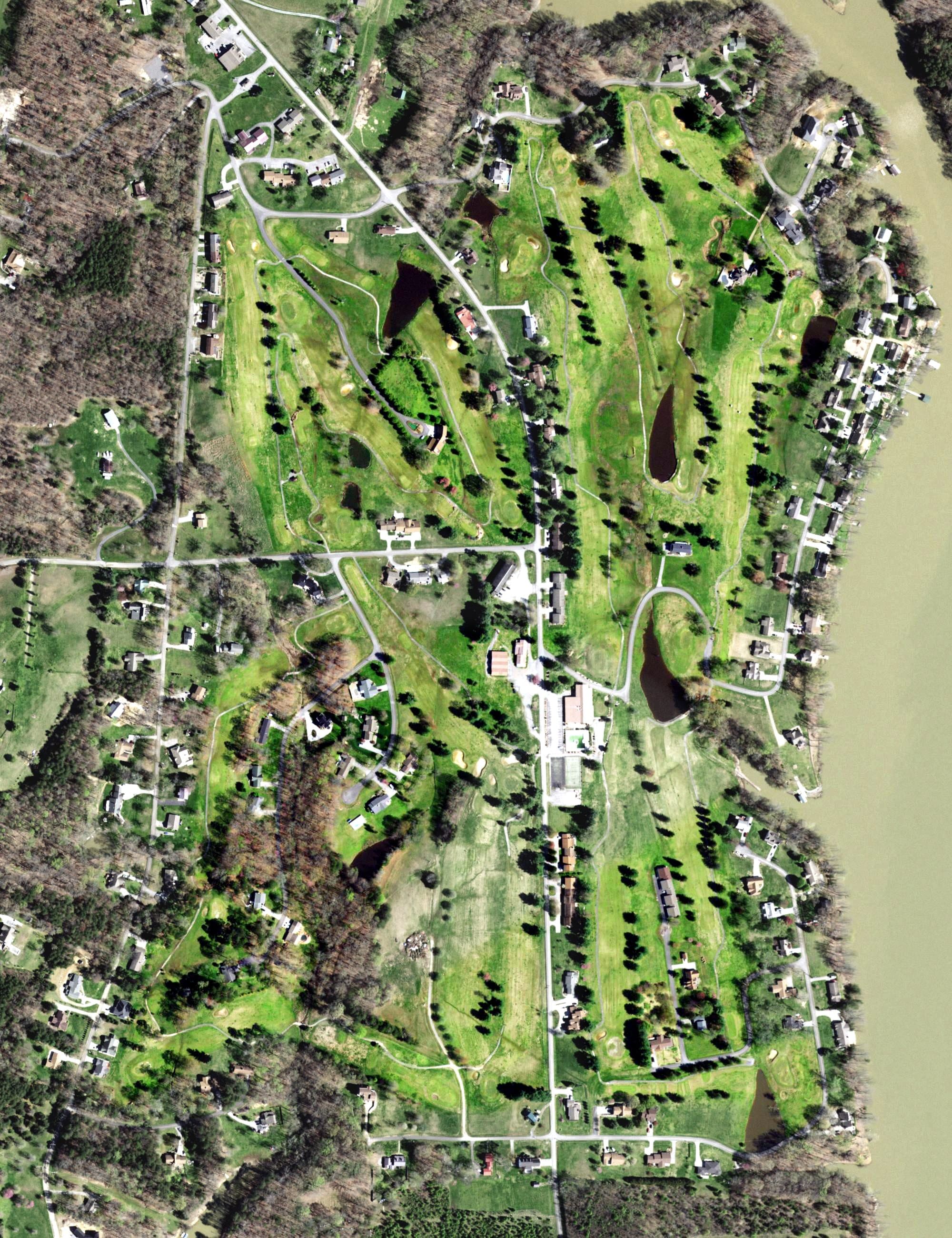 Aerial view of Lakeland Golf Course of Baneberry, TN, with its hole routing marked