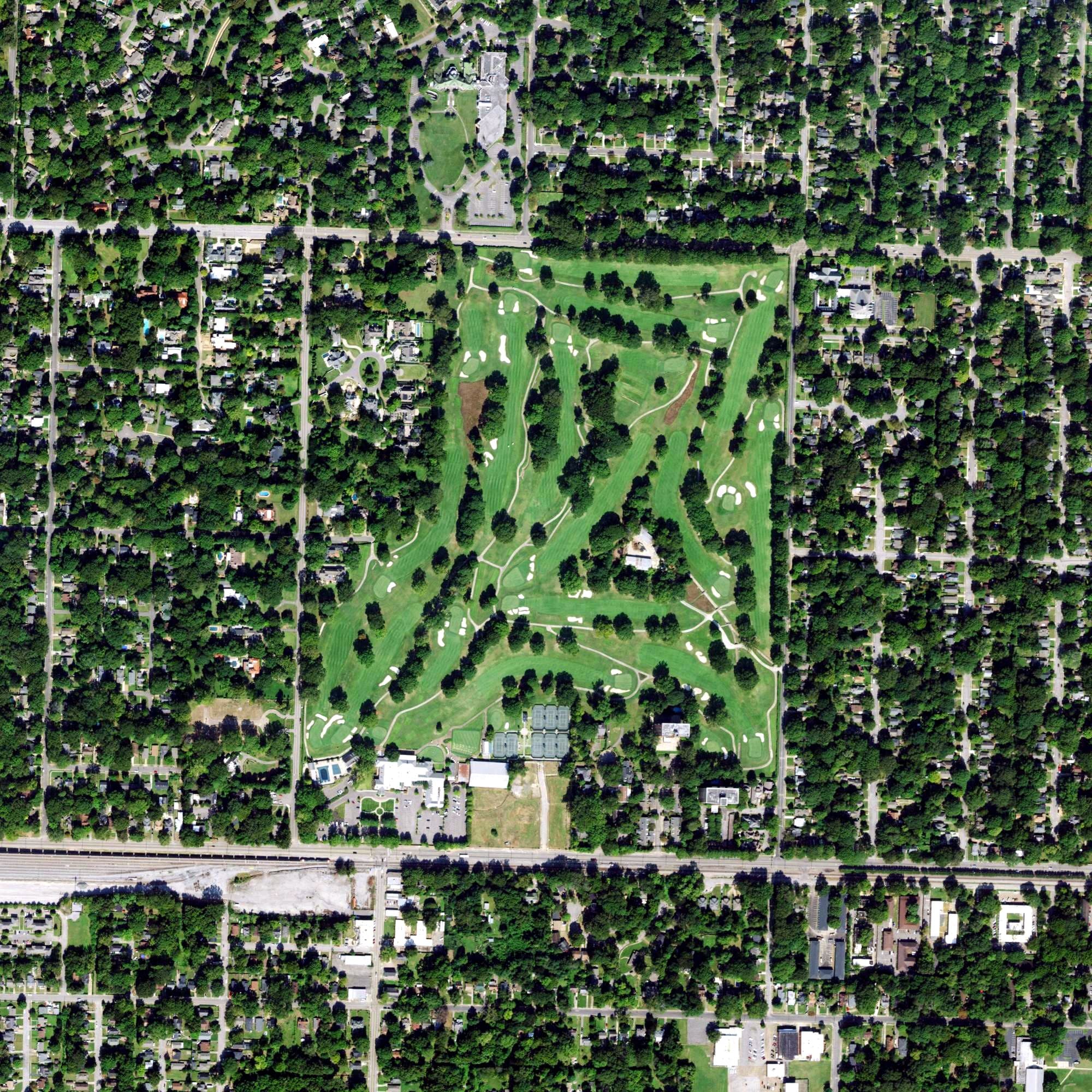 Aerial view of Memphis Country Club, TN, with its hole routing marked
