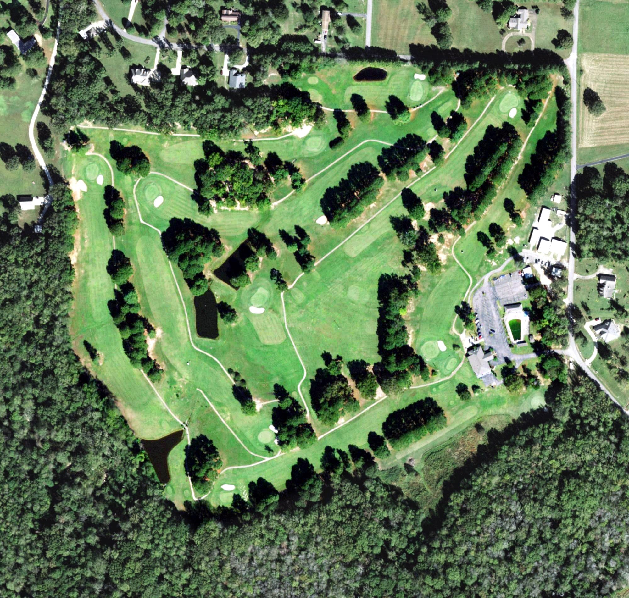 Aerial view of Paris Country Club, TN, with its hole routing marked