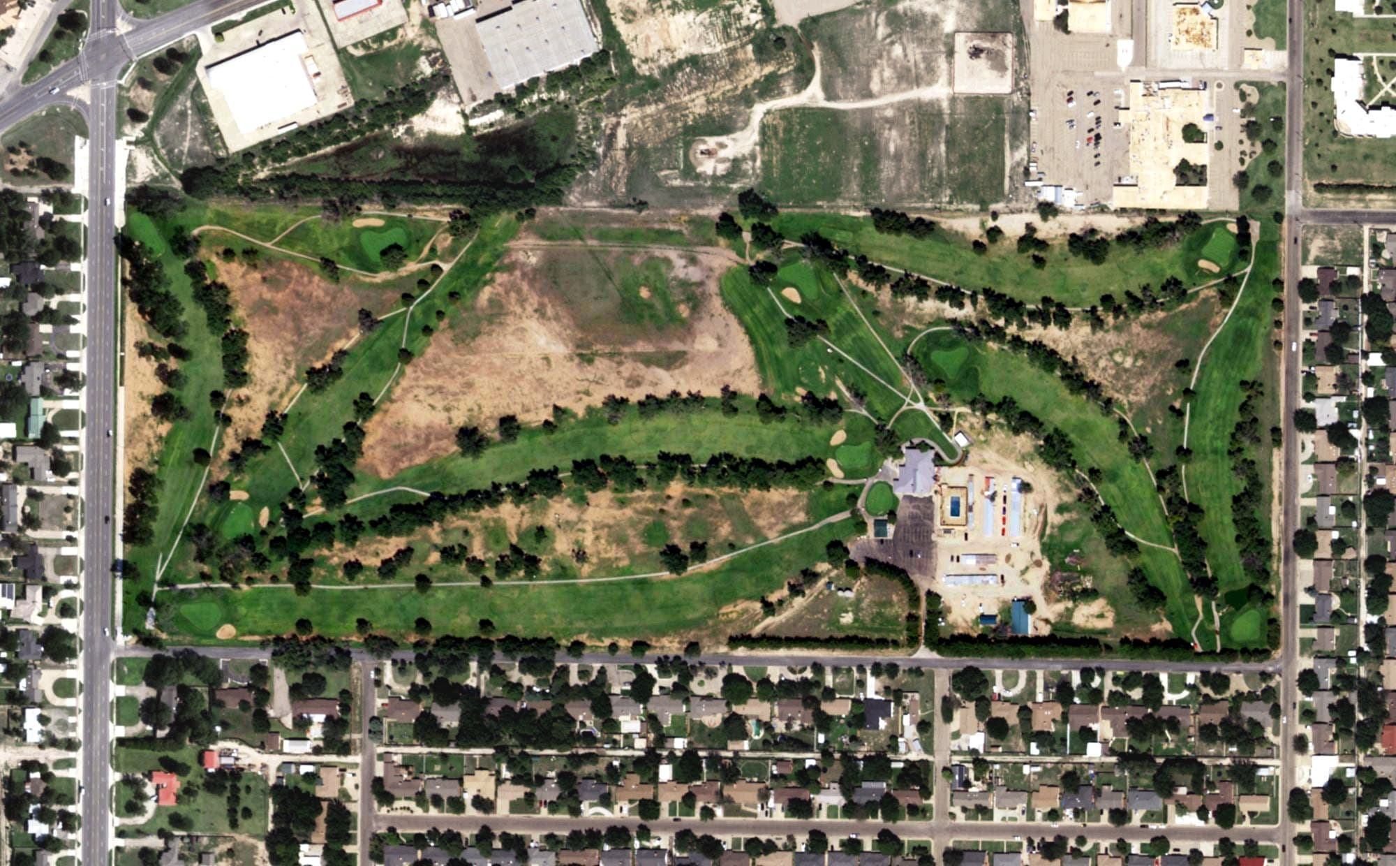 Aerial view of Levelland Country Club, TX, with its hole routing marked