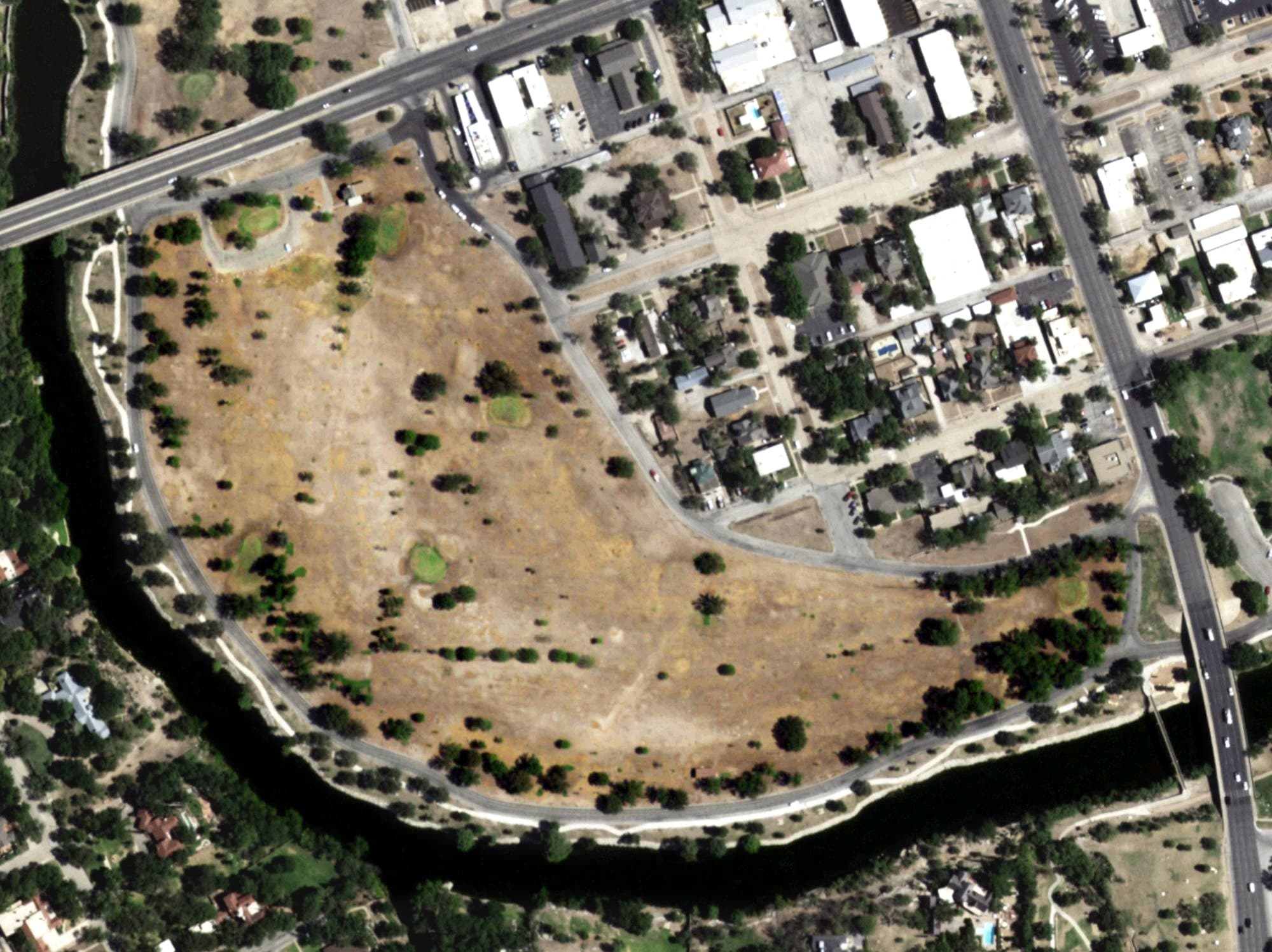 Aerial view of Santa Fe Golf Course, TX, with its hole routing marked